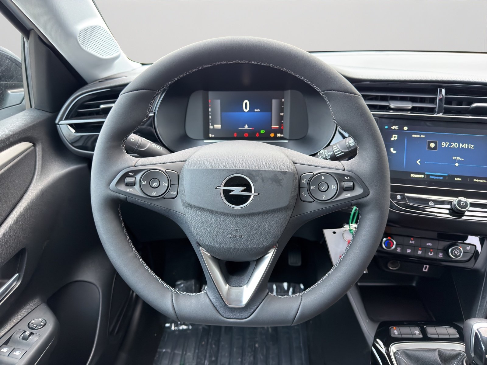 Bild 9 von Opel Corsa Edition 1.2 DIT