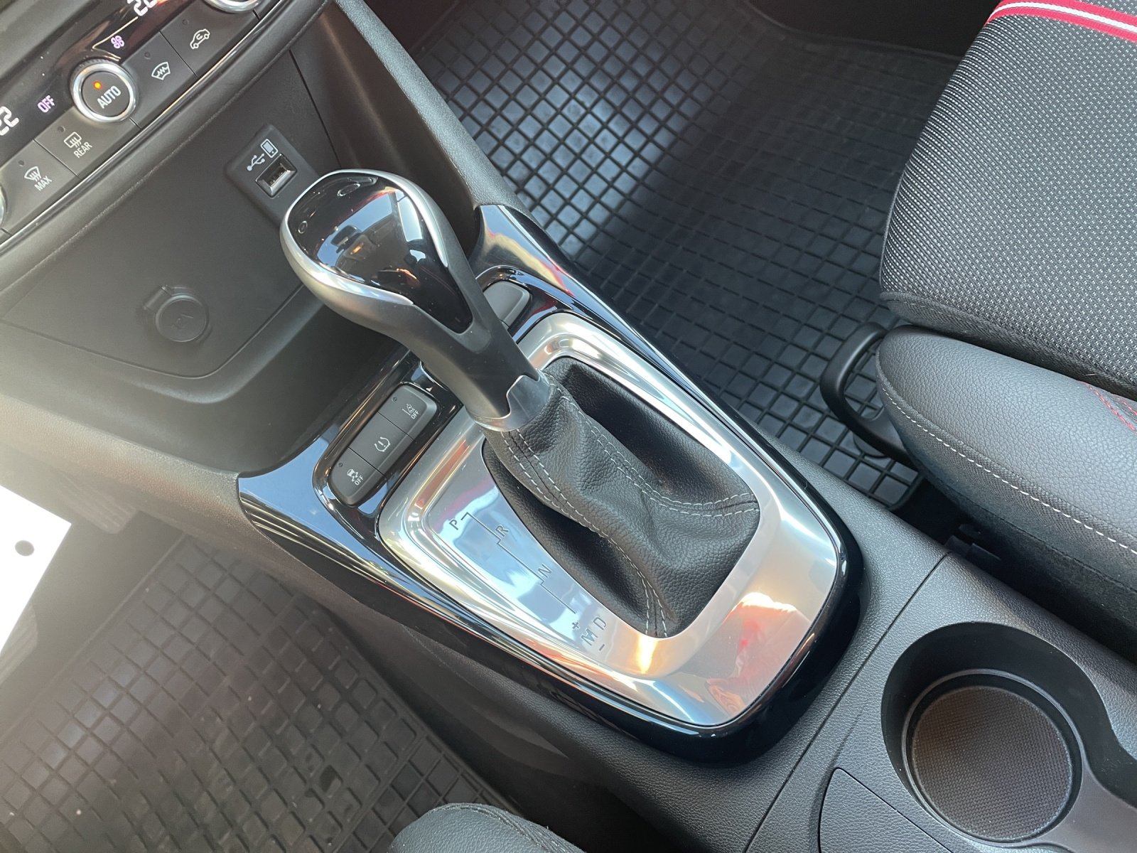 Bild 12 von Opel Crossland 1.2 Turbo