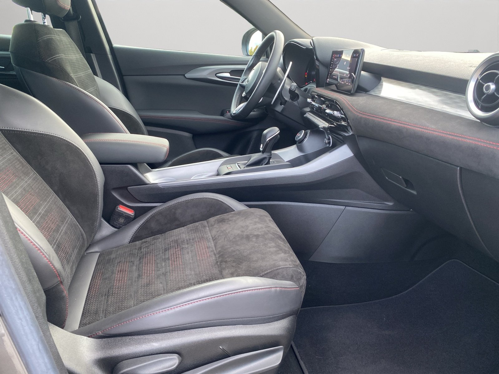 Bild 5 von Alfa Romeo ALFA TONALE MHEV 18KW (160PS) HYBRID 15KW