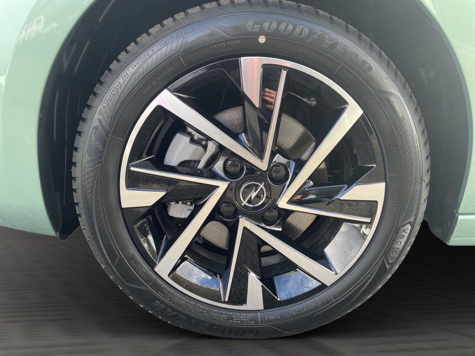 Bild 4 von Opel Corsa-F 1.2 Turbo Mild-Hybrid 48V YES