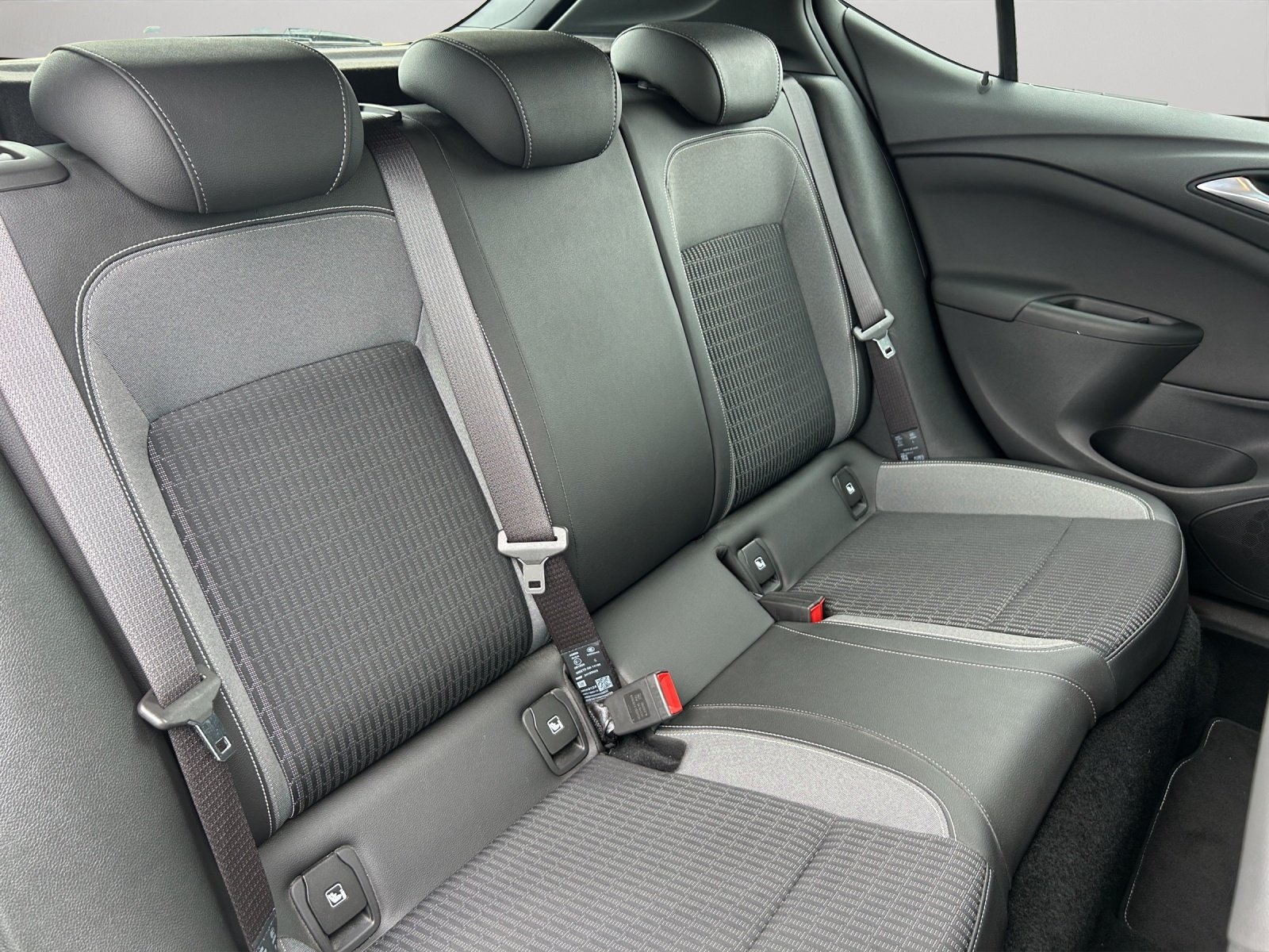 Bild 6 von Opel Astra K 1.2T 130PS Design&Tech
