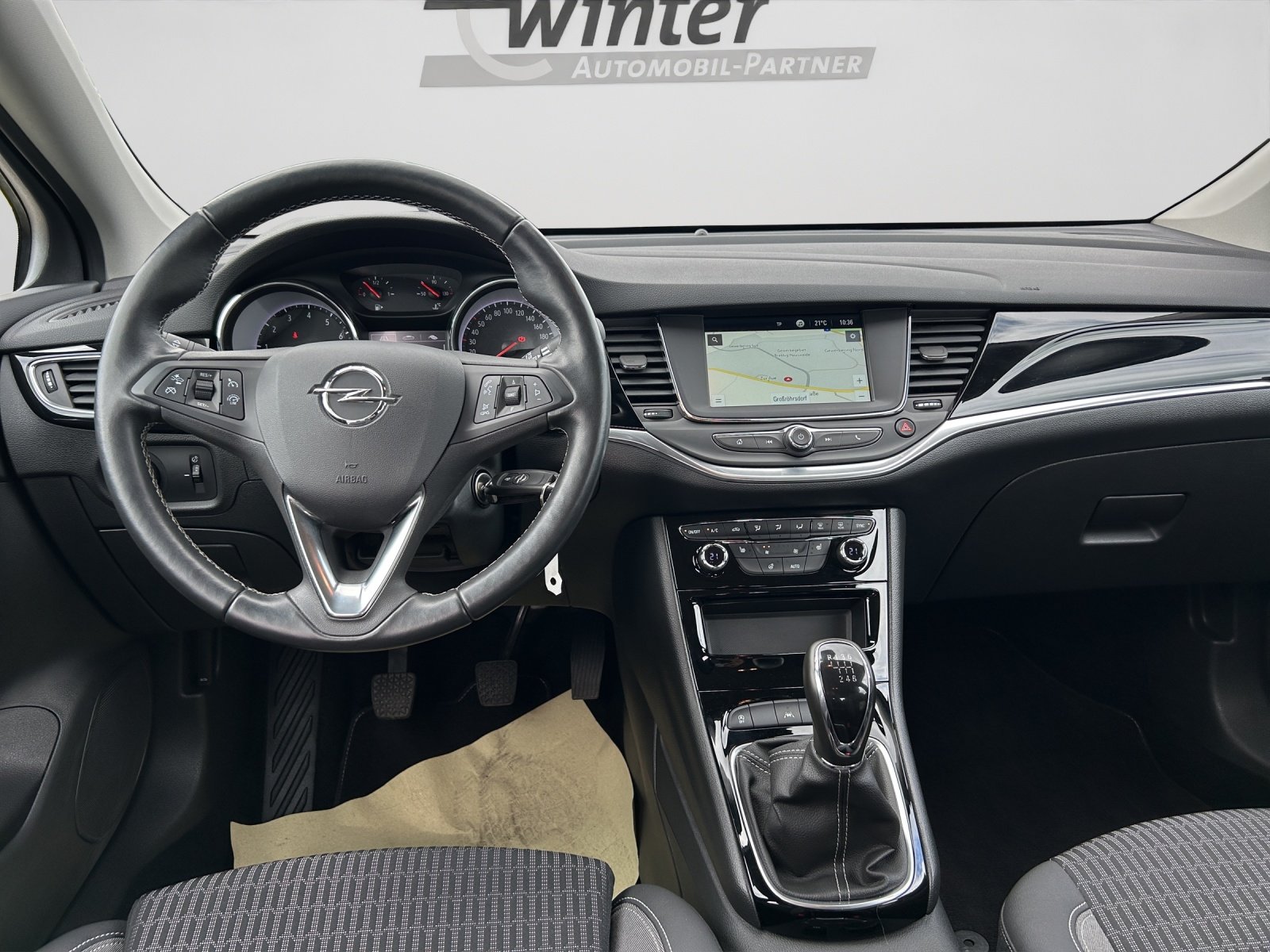Bild 8 von Opel Astra K 1.2T 130PS Design&Tech