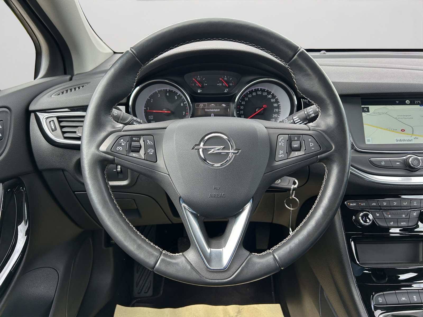 Bild 9 von Opel Astra K 1.2T 130PS Design&Tech