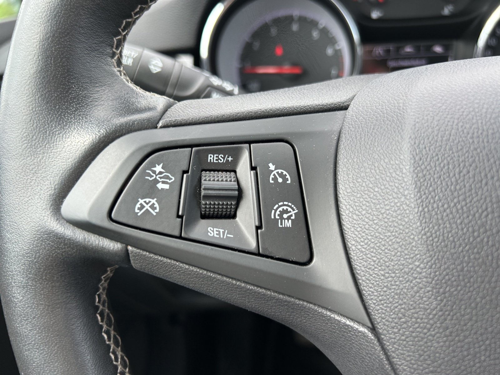 Bild 13 von Opel Astra K 1.2T 130PS Design&Tech