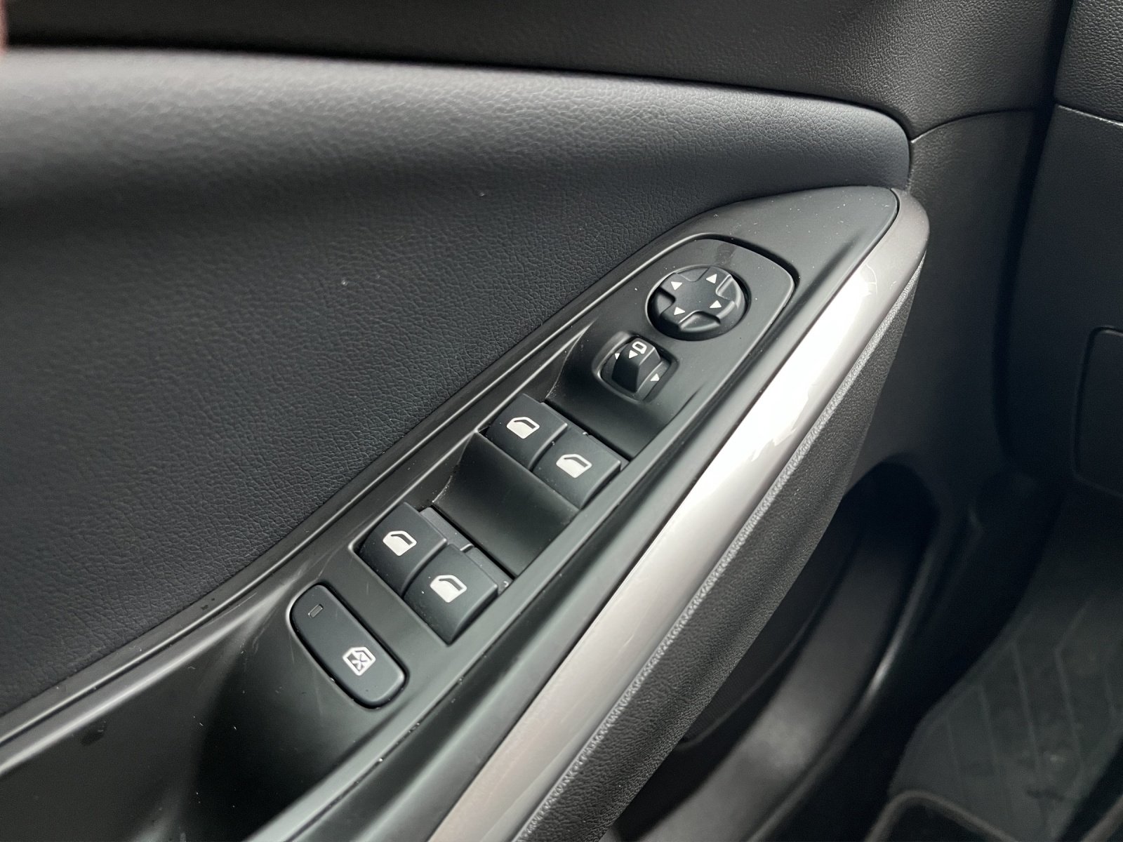 Bild 11 von Opel Grandland 1.6 Turbo Hybrid