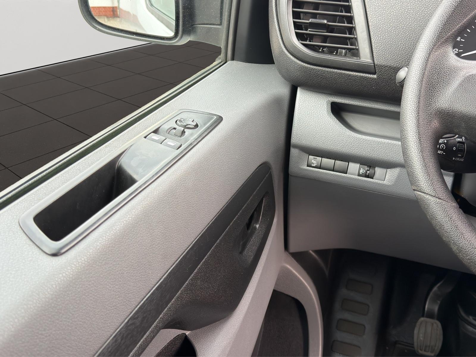 Bild 11 von Opel Vivaro 1,5D 6-Gang 120PS