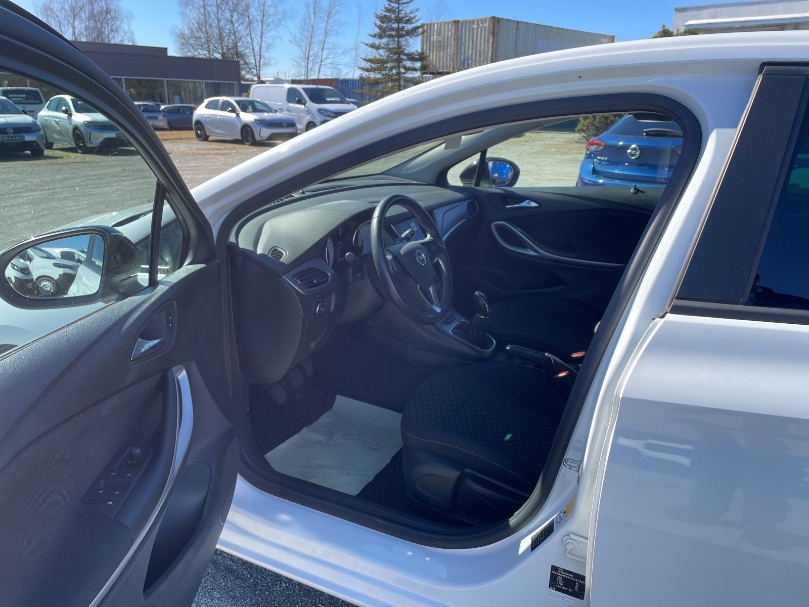Bild 12 von Opel Astra 5-TÃ¼rer Edition  1.2 DIT