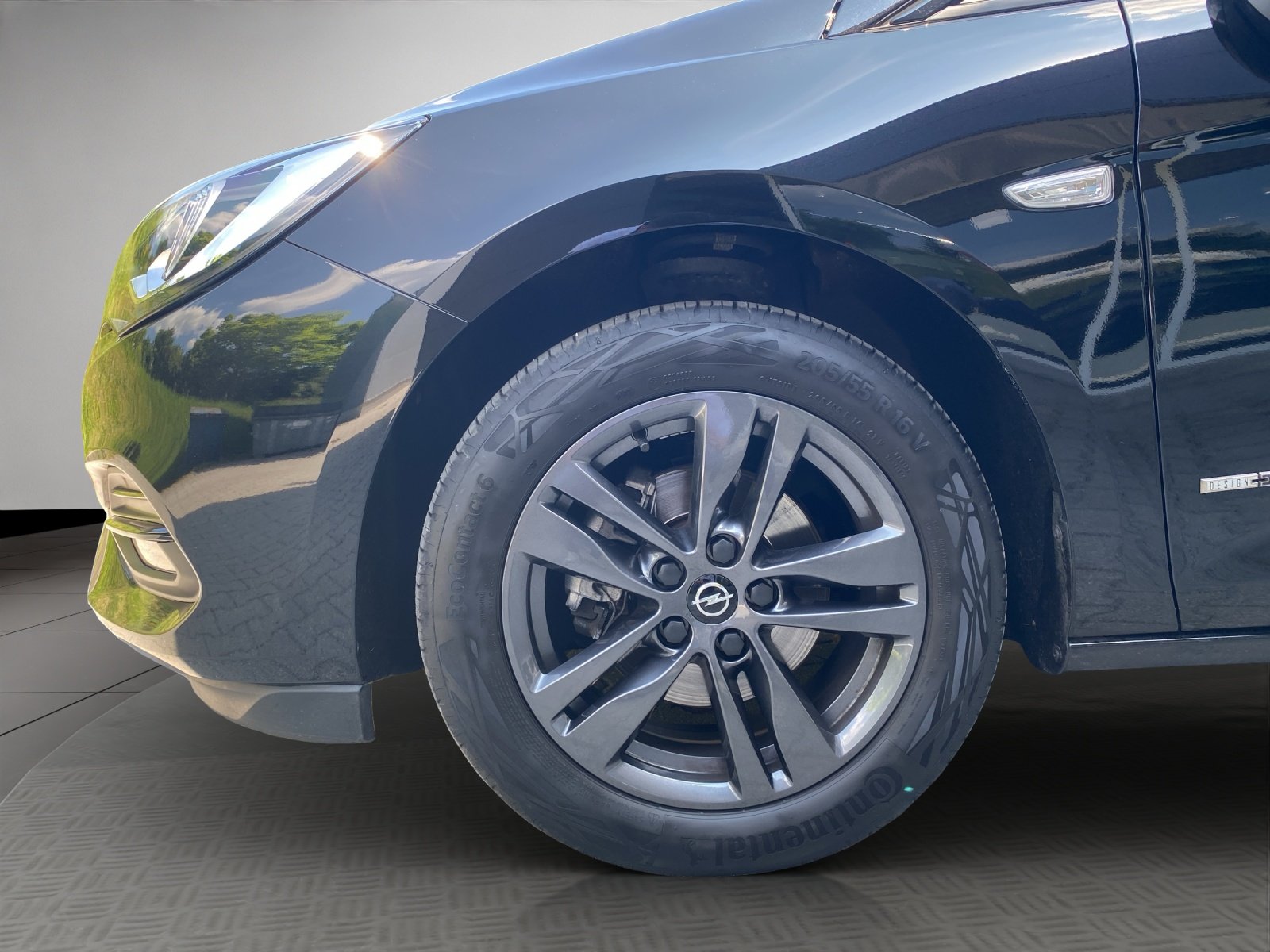Bild 2 von Opel Astra Sports Tourer Direct Injection Turbo