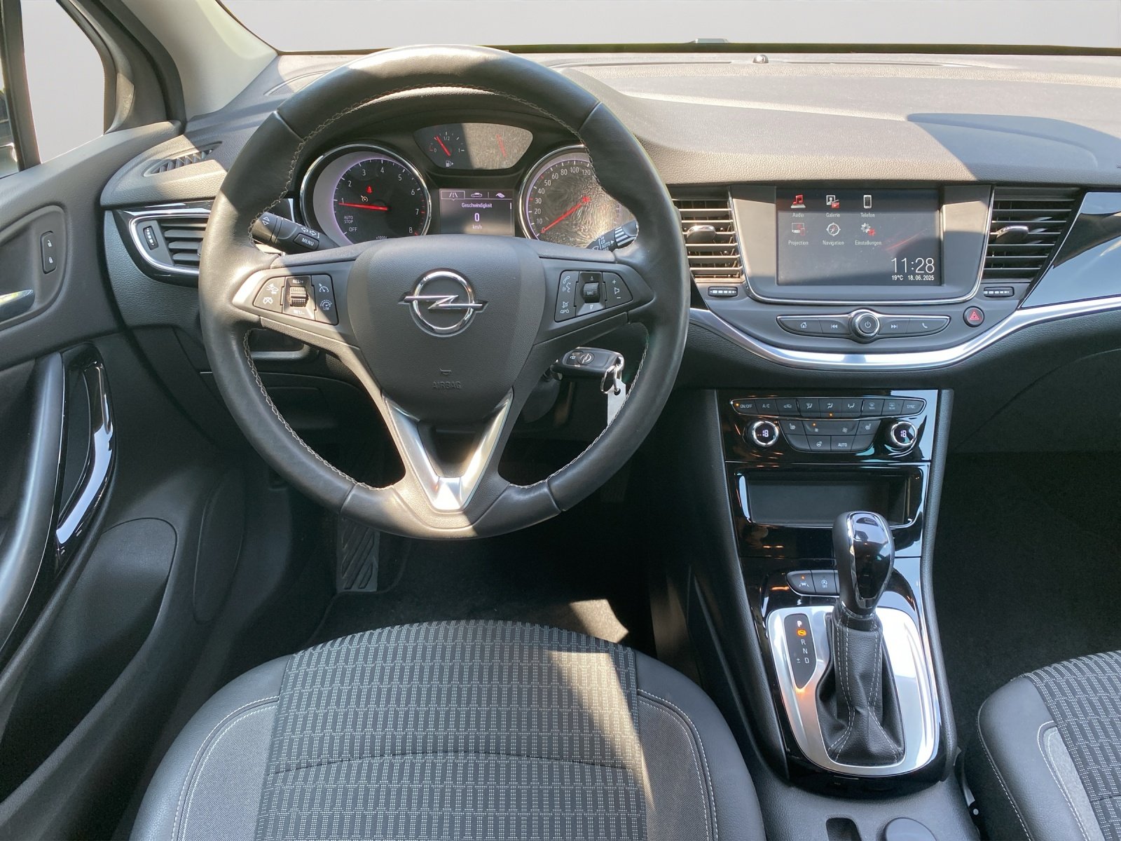 Bild 8 von Opel Astra Sports Tourer Direct Injection Turbo