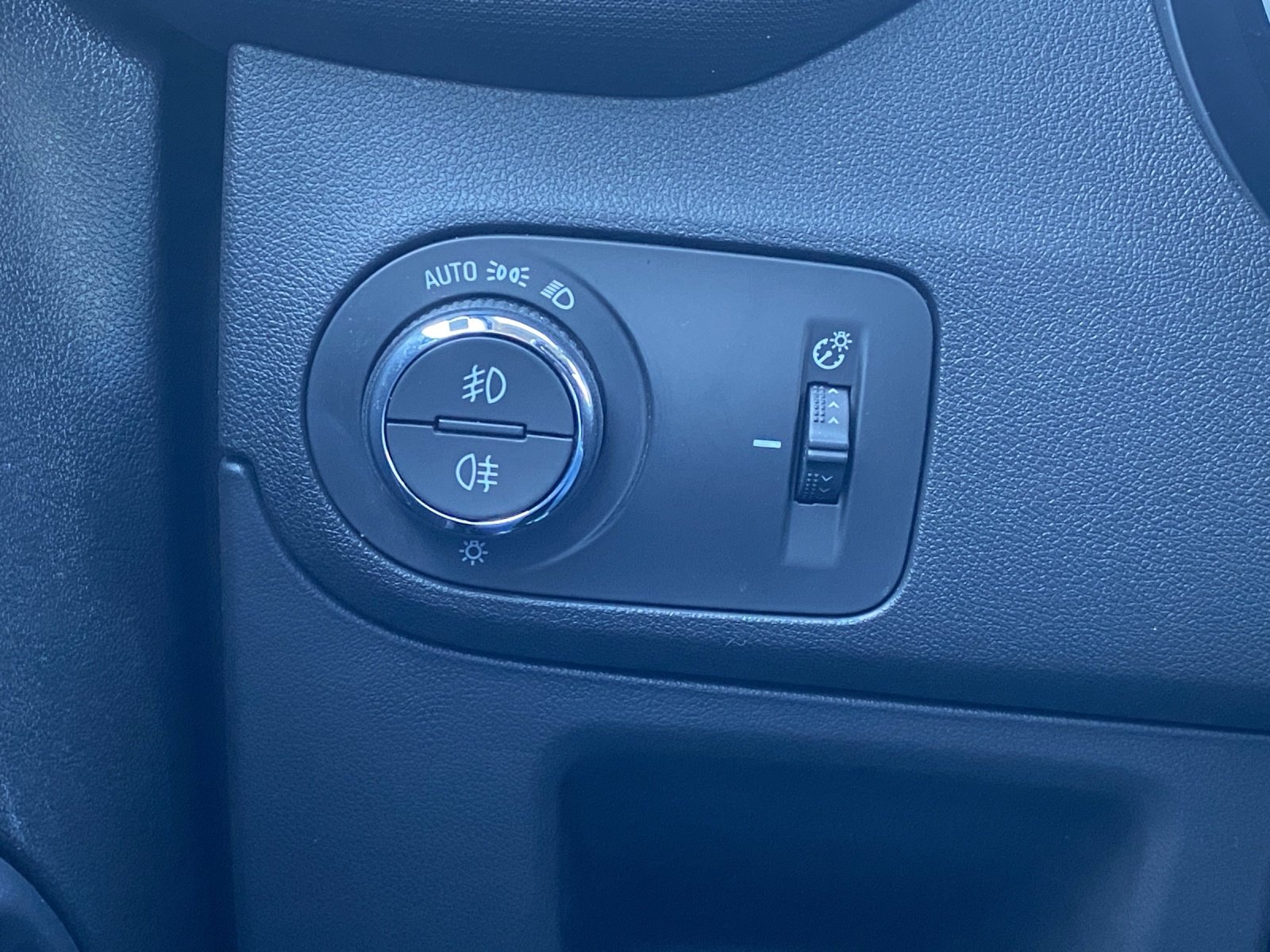 Bild 9 von Opel Crossland  Elegance 12 DIT LED/STANDHEIZUNG