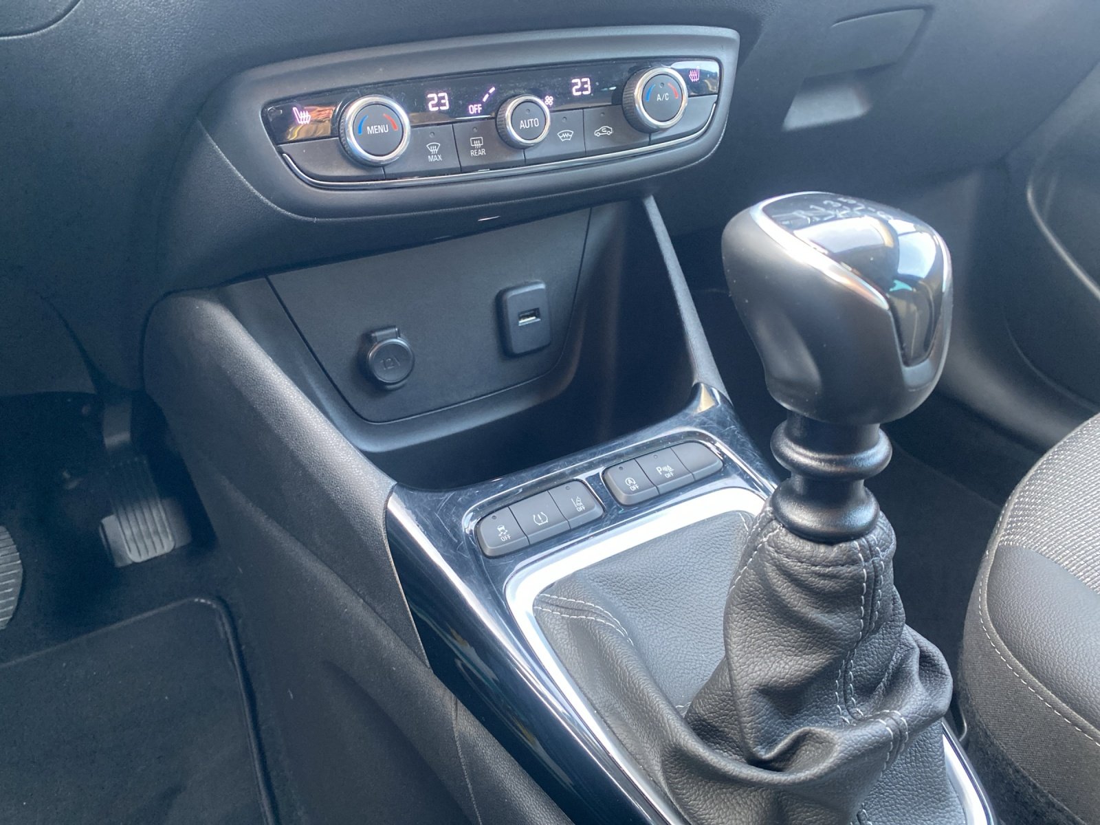 Bild 12 von Opel Crossland Elegance 1.2 DirectInjection Turbo 81 kW (110 PS)