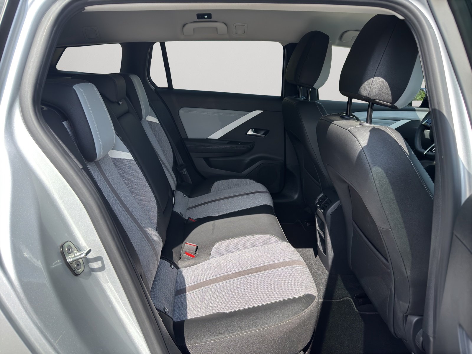 Bild 6 von Opel Astra ST  Elegance 1.5 D