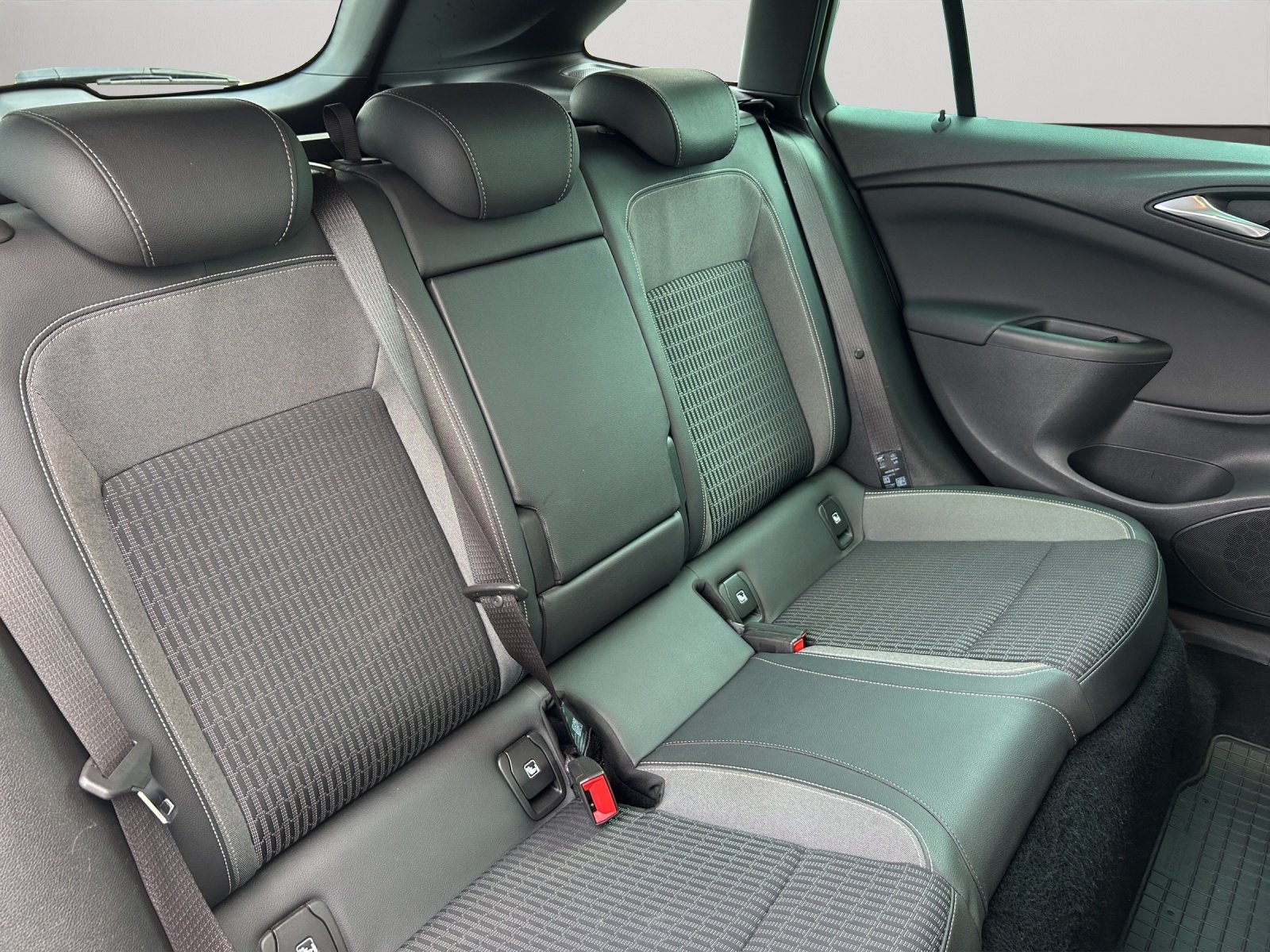 Bild 7 von Opel Astra ST 1.5 Diesel Business Elegance
