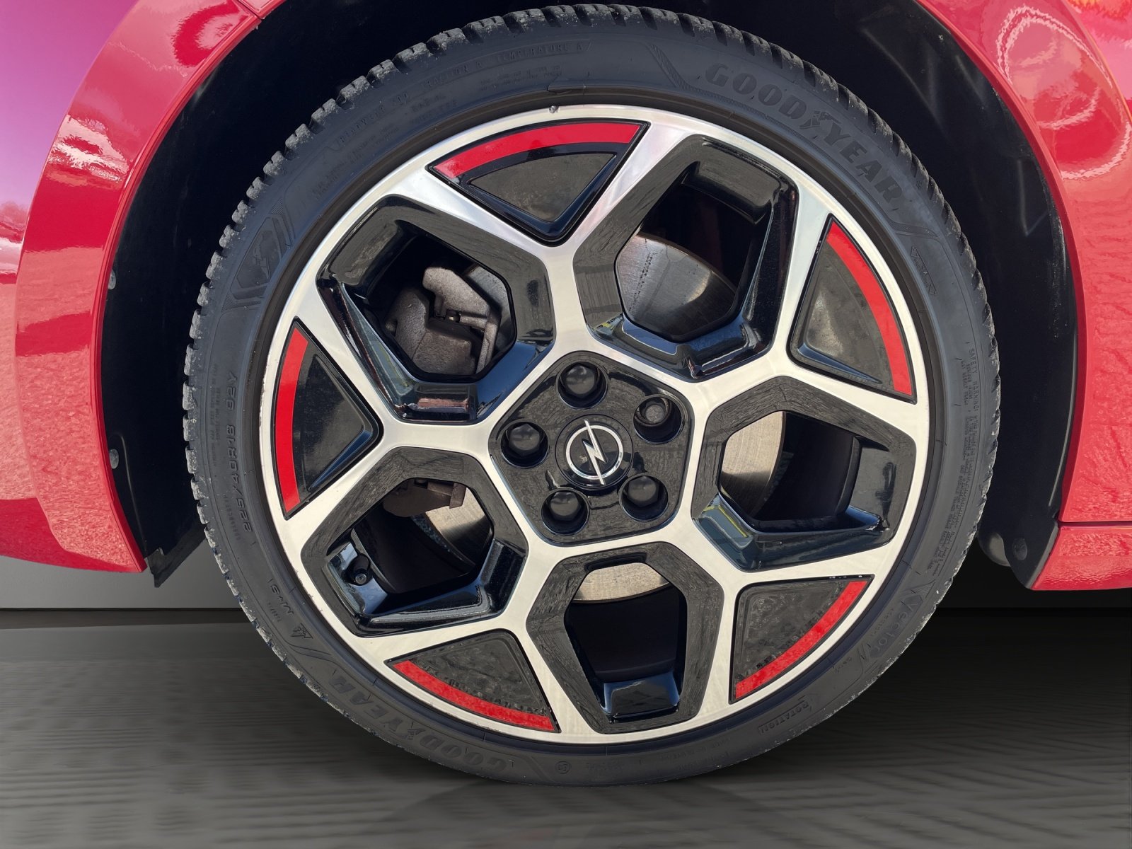 Bild 4 von Opel Astra-L  1.6 Turbo Plugin Hybrid GS Line