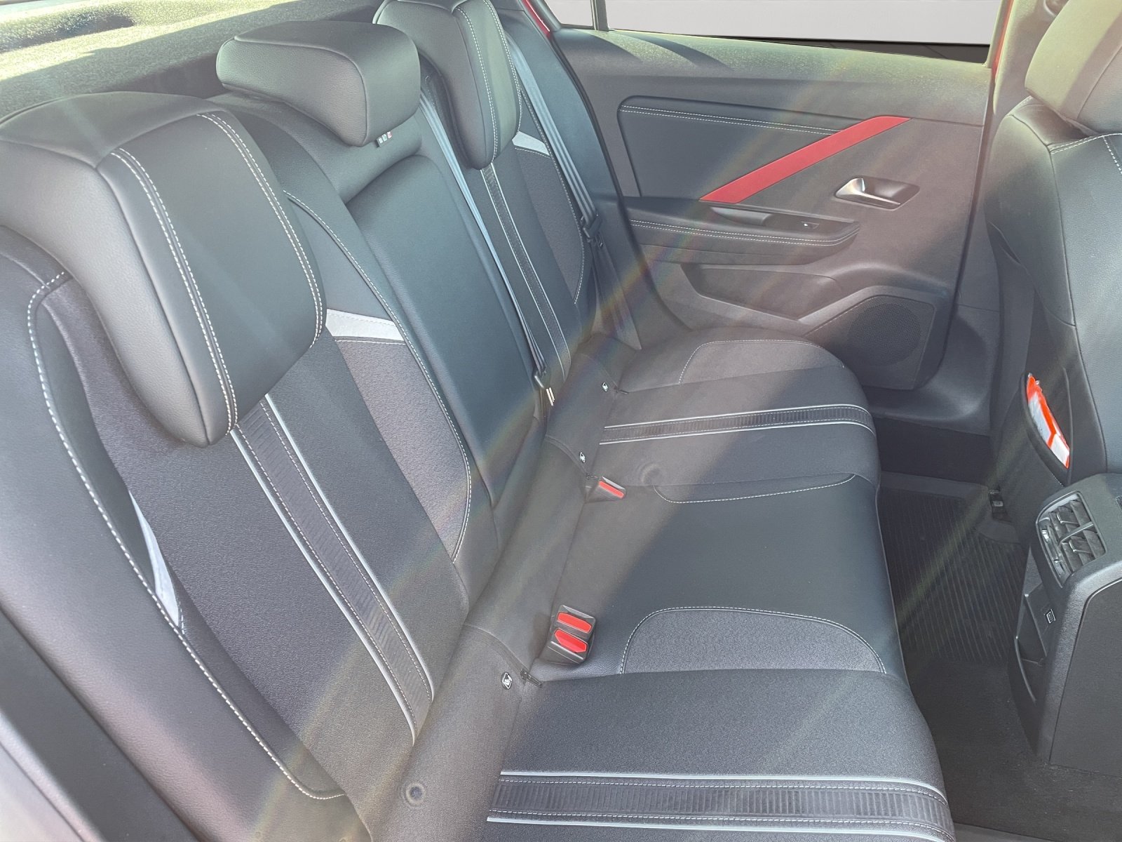 Bild 6 von Opel Astra-L  1.6 Turbo Plugin Hybrid GS Line