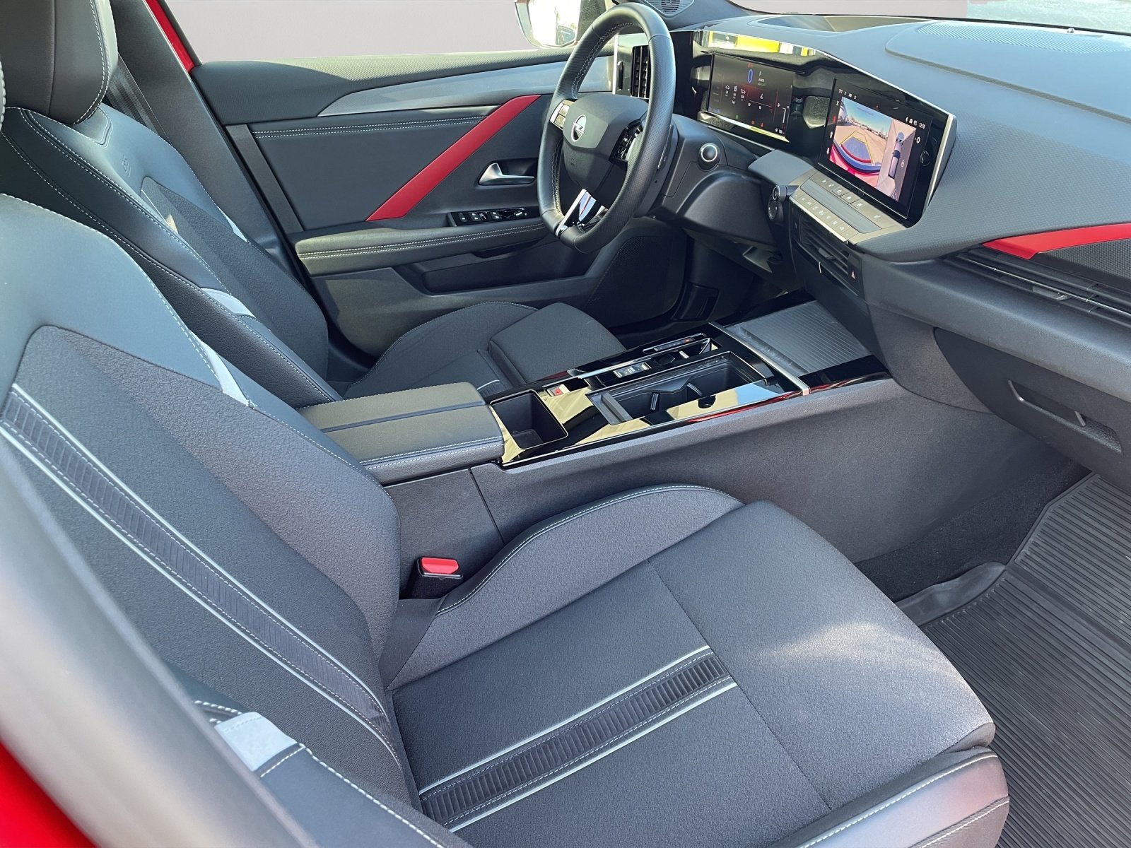 Bild 7 von Opel Astra-L  1.6 Turbo Plugin Hybrid GS Line