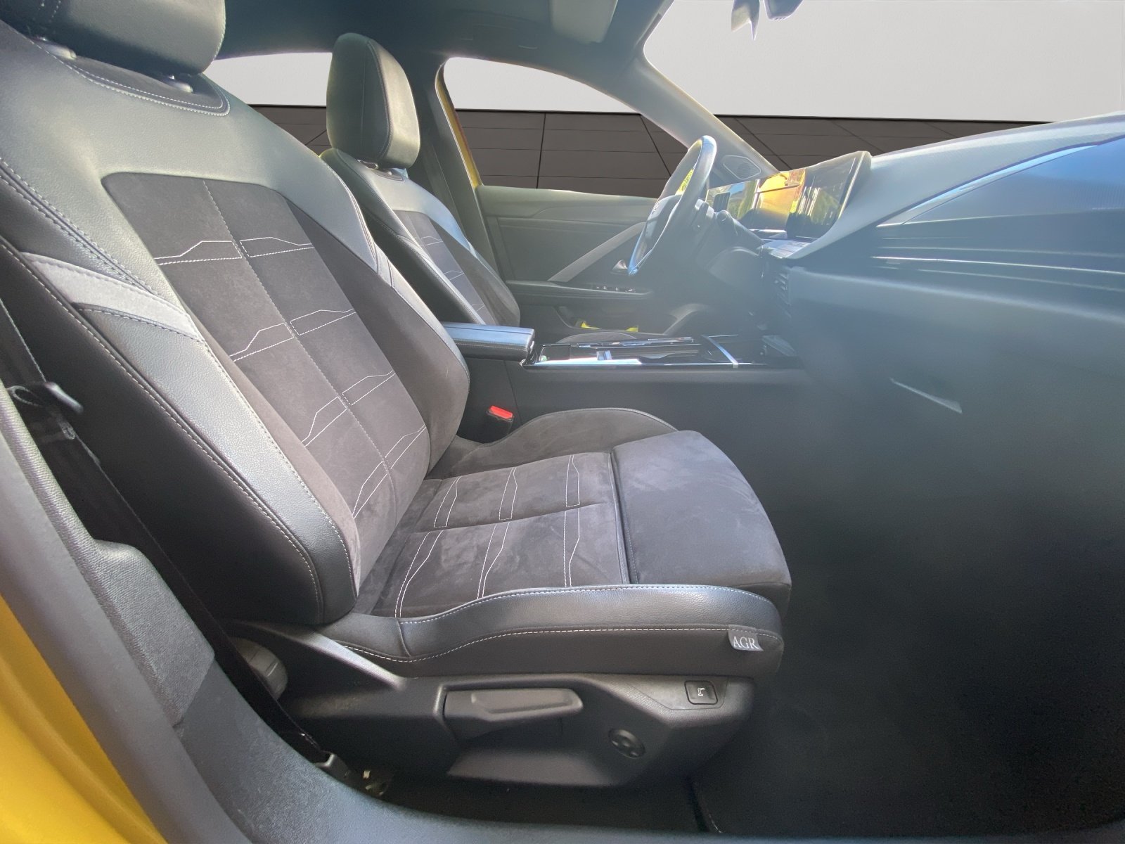 Bild 7 von Opel Astra Ultimate 12 Turbo