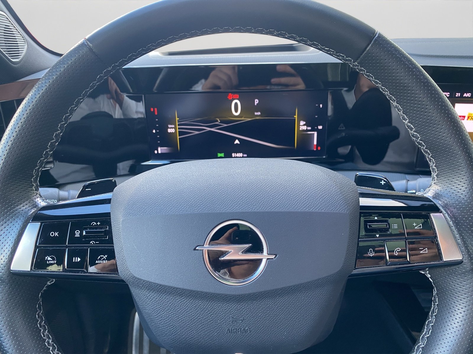 Bild 9 von Opel Astra Ultimate 12 Turbo