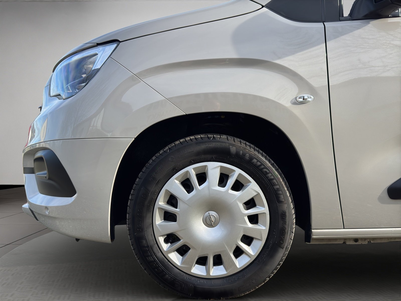 Bild 2 von Opel Combo Life E 1.2T 110PS MT6