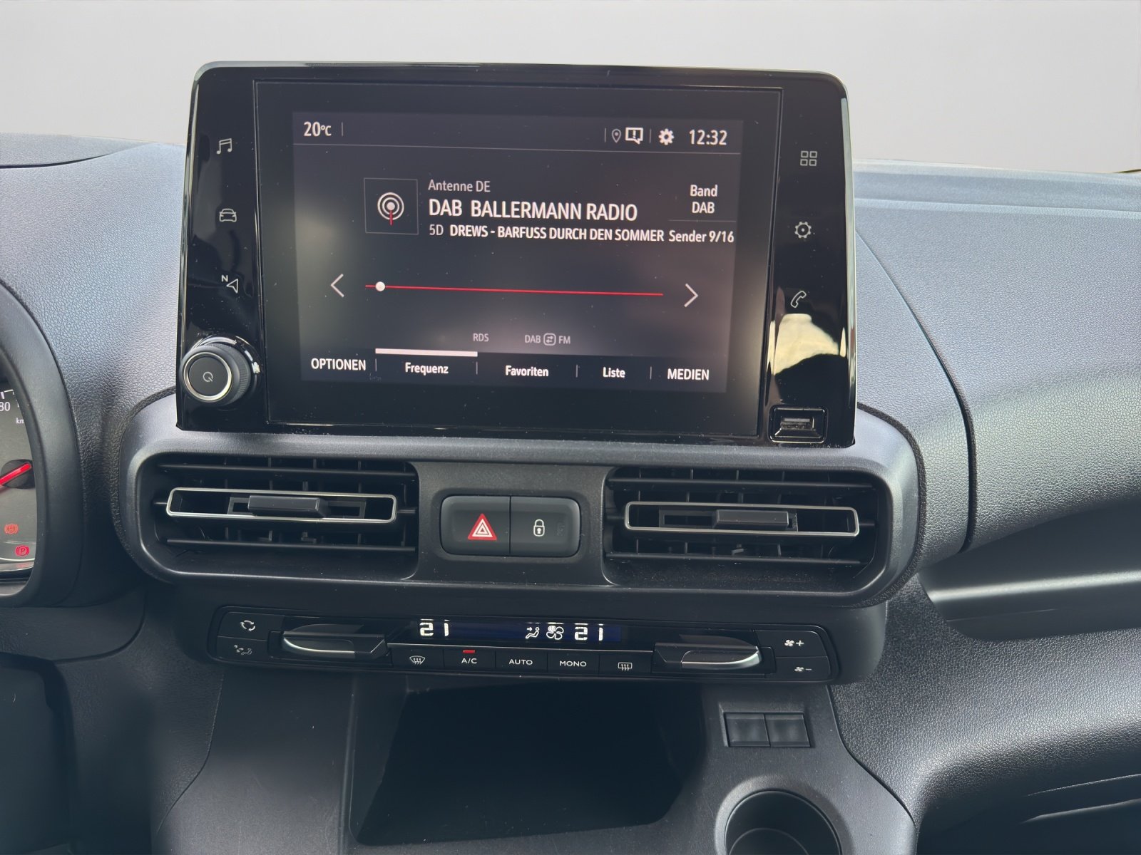 Bild 10 von Opel Combo Life E 1.2T 110PS MT6