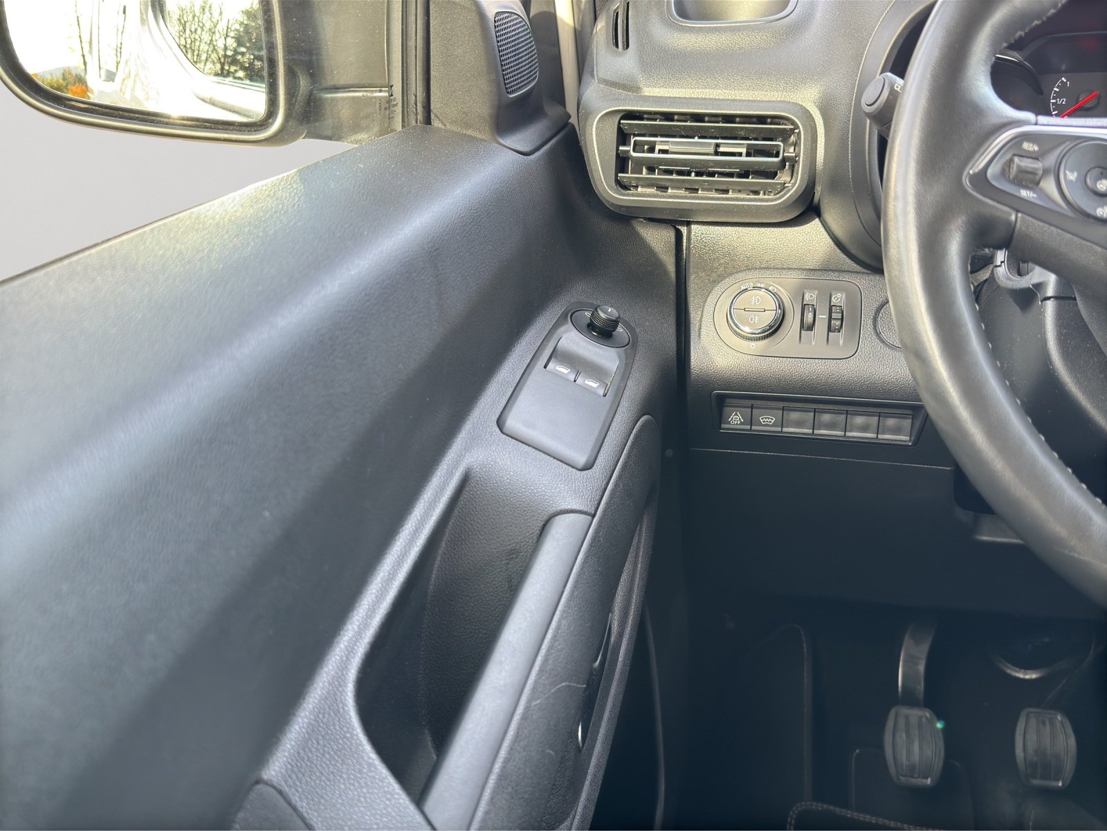 Bild 11 von Opel Combo Life E 1.2T 110PS MT6