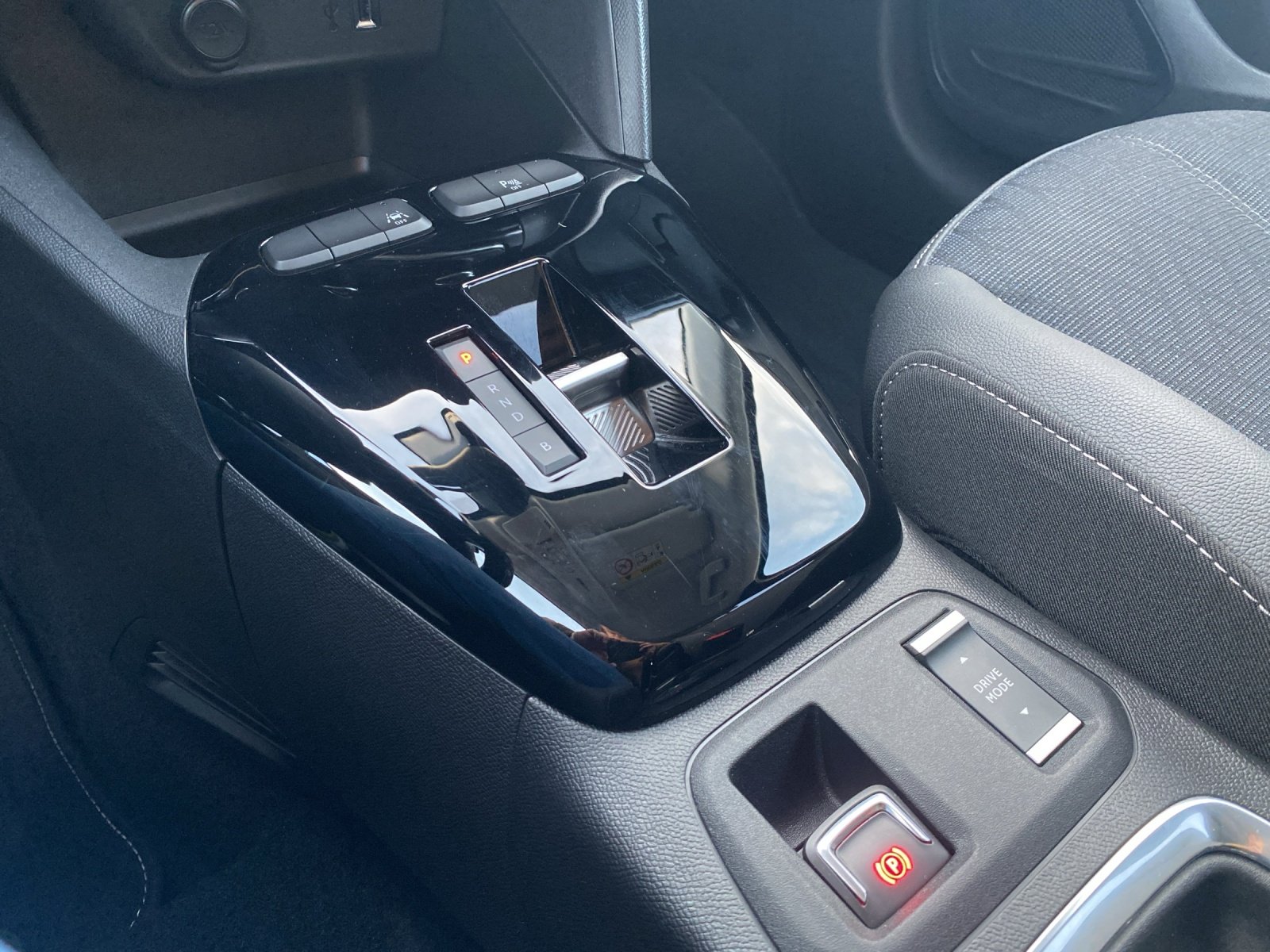 Bild 13 von Opel Corsa-e Elegance, Elektromotor 100 kW (136 PS)
