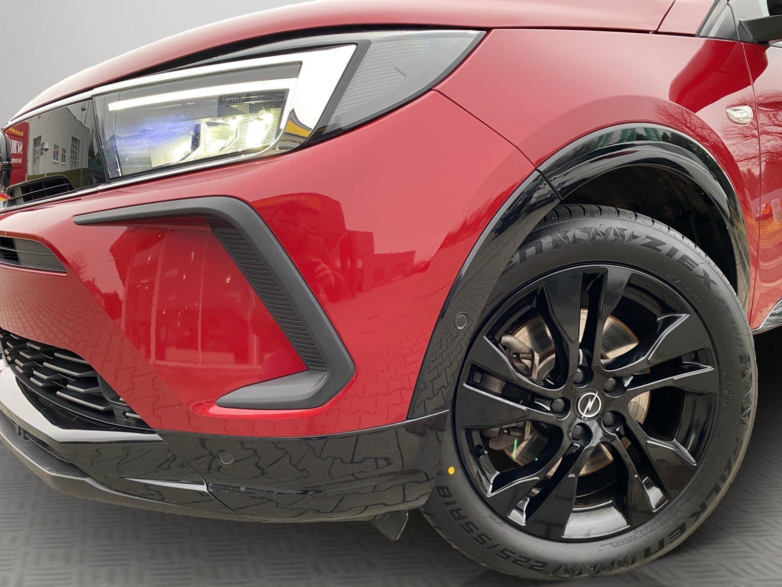 Bild 2 von Opel Grandland 1.6 Turbo Plug-In-Hybrid