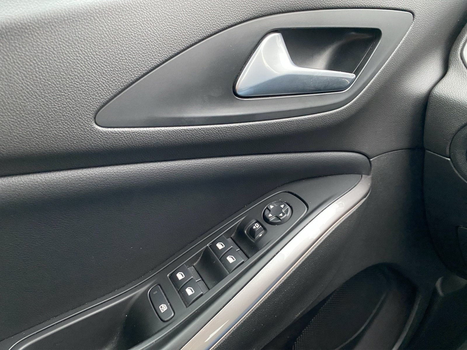 Bild 11 von Opel Grandland 1.6 Turbo Plug-In-Hybrid