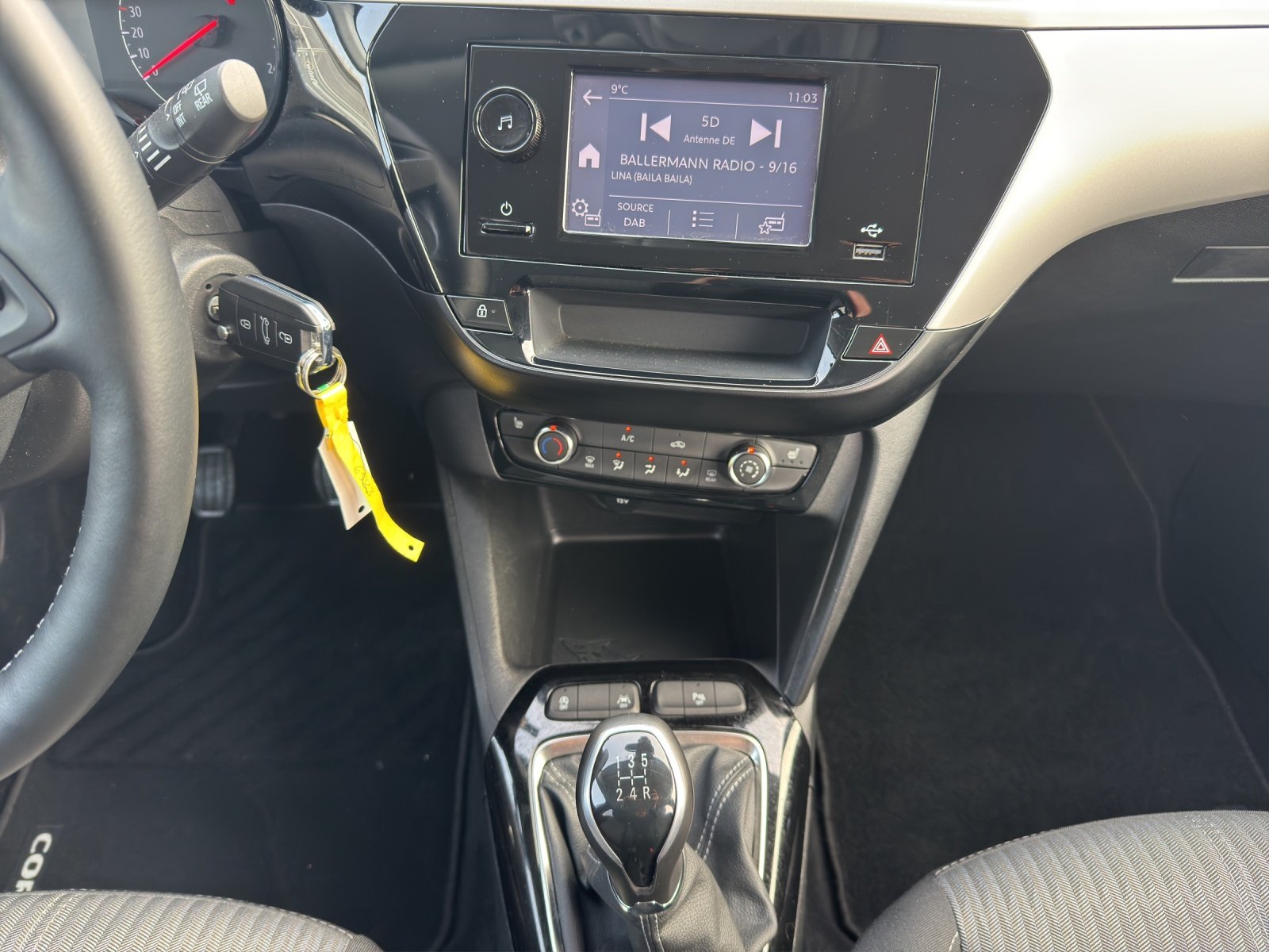 Bild 10 von Opel Corsa Edition 1.2 5-Gang Manuell