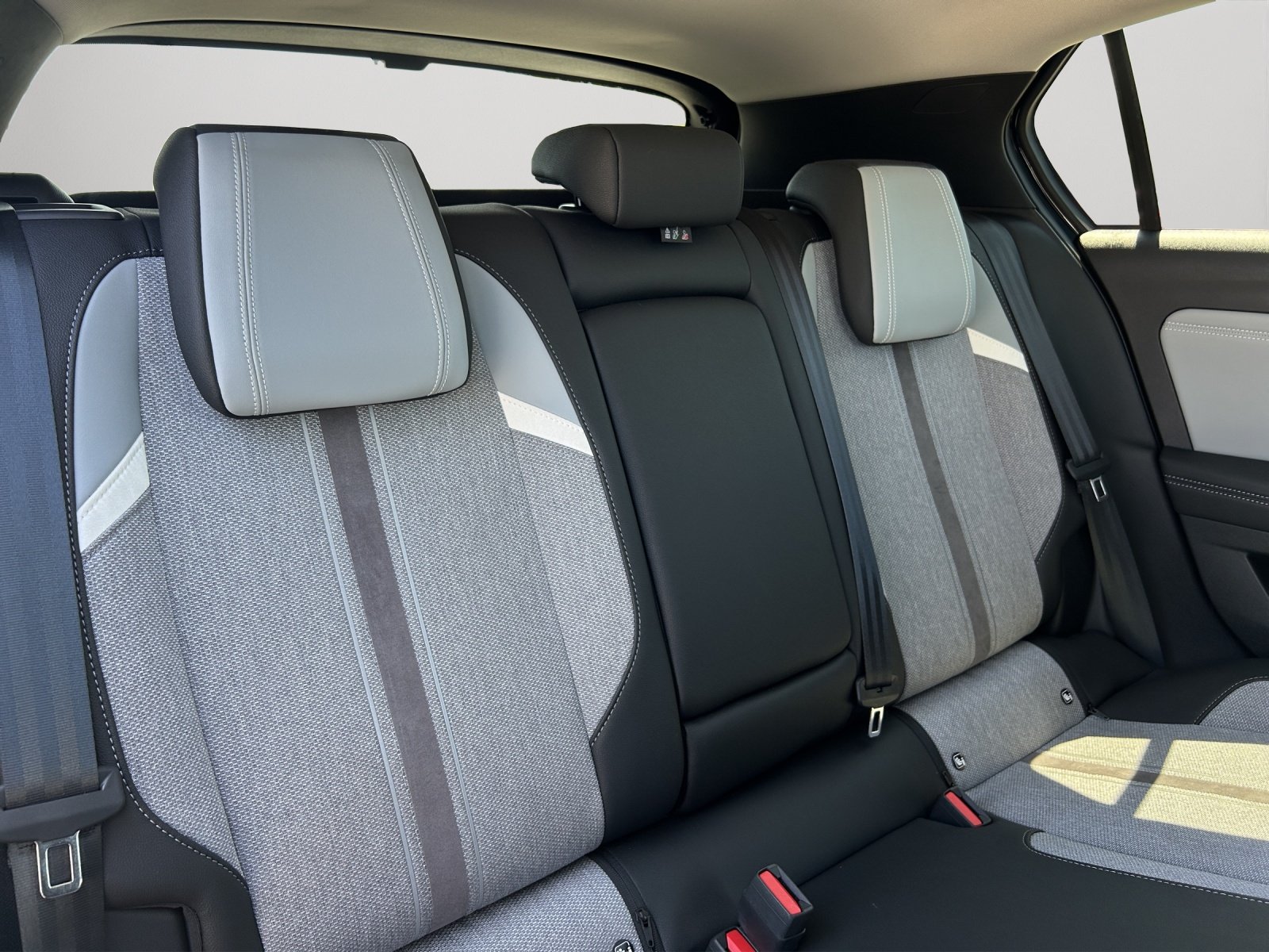 Bild 6 von Opel Astra 5-Türer Elegance 12Turbo