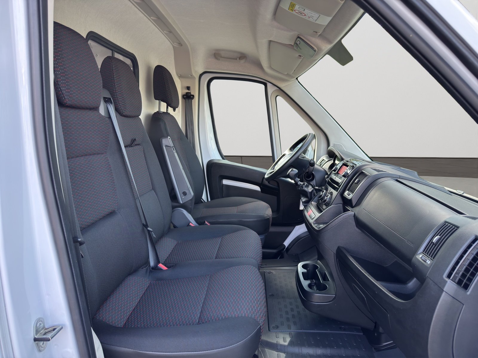Bild 5 von Opel Movano Cargo L3H2  2.2l BlueHDI Edition