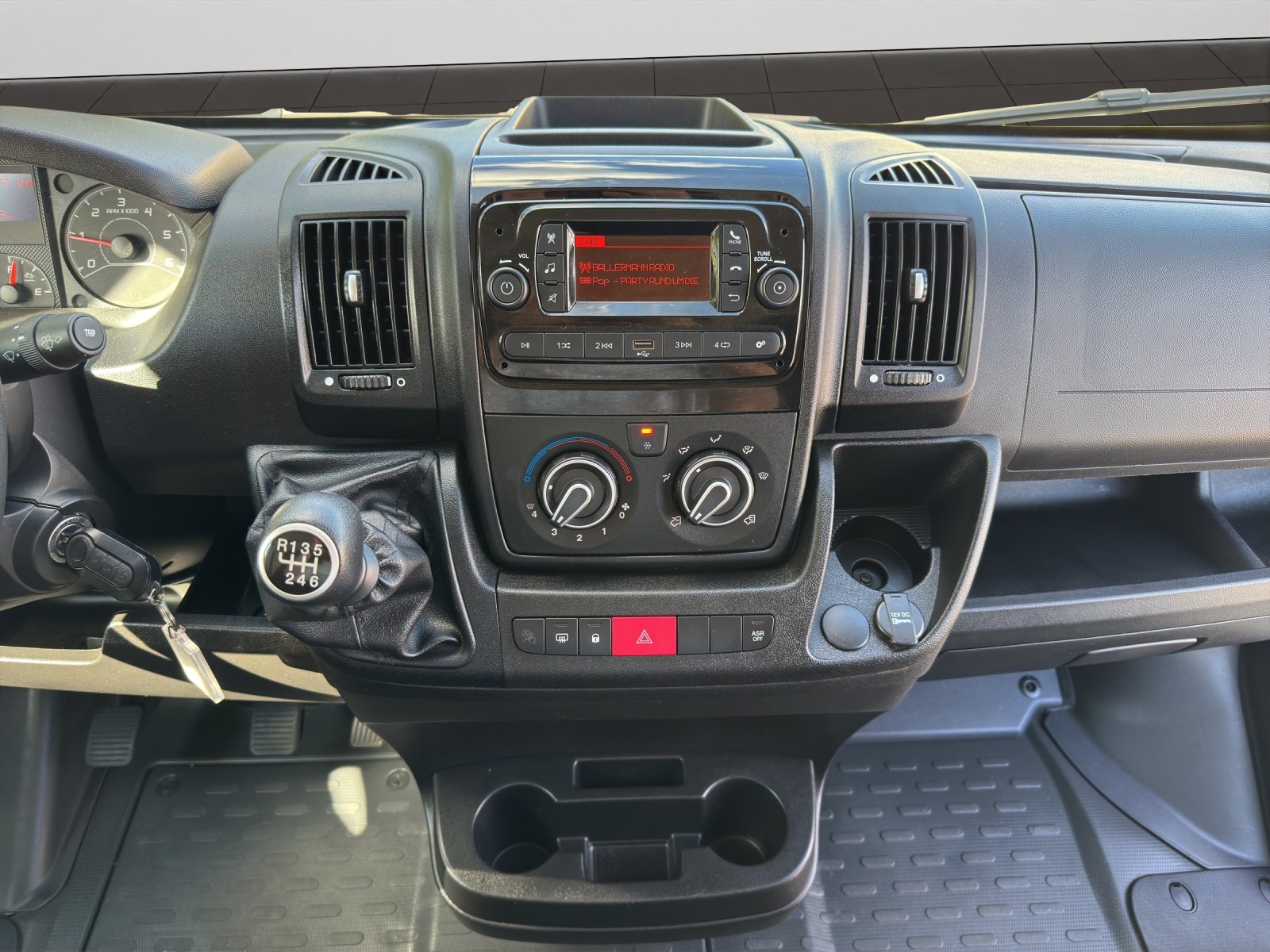 Bild 10 von Opel Movano Cargo L3H2  2.2l BlueHDI Edition