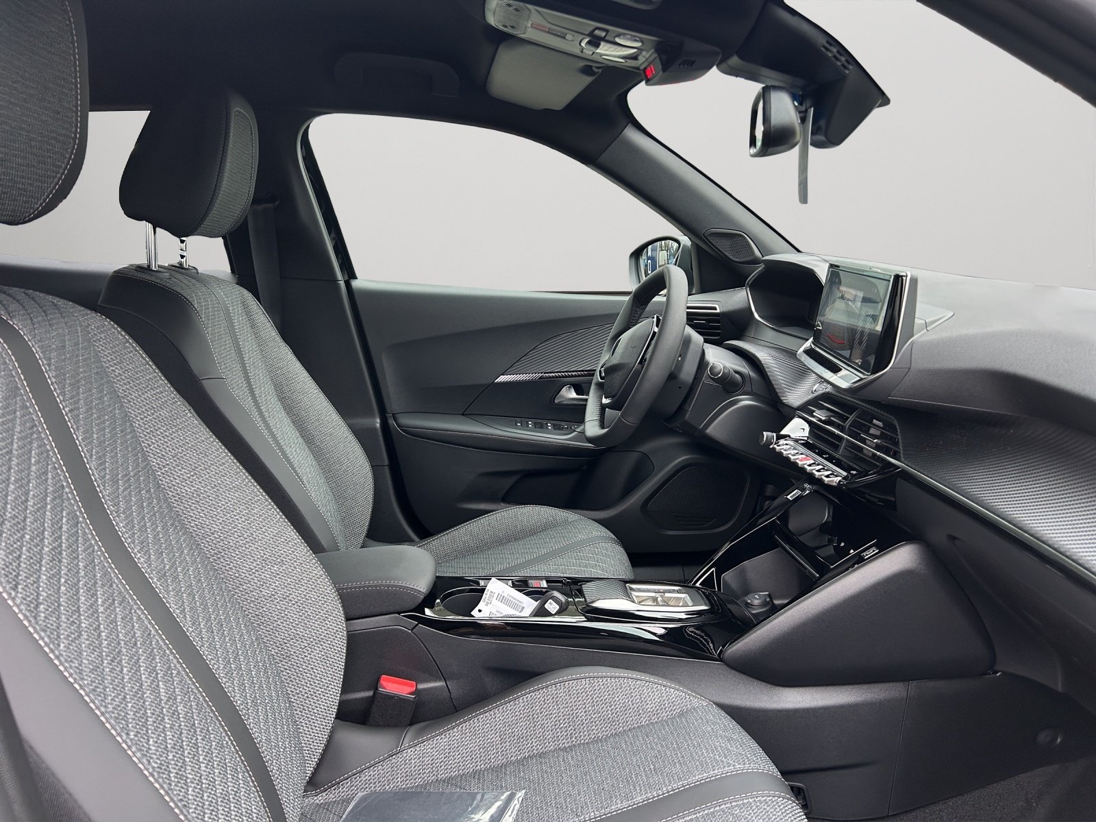 Bild 5 von Peugeot Neuer E-2008  BEV ALLURE AT