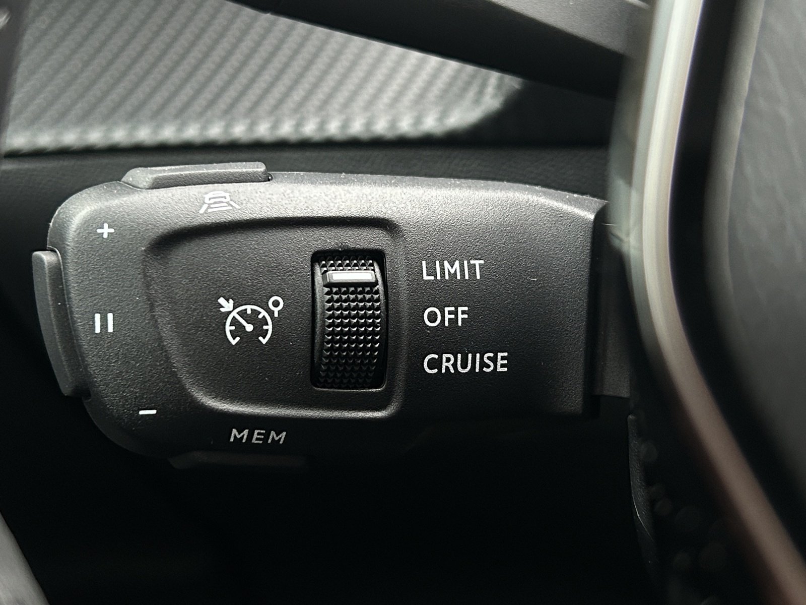 Bild 14 von Peugeot Neuer E-2008  BEV ALLURE AT