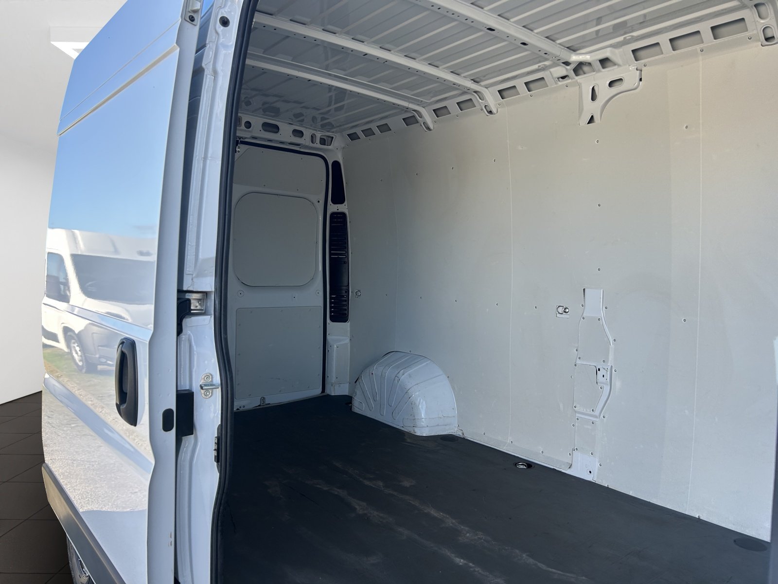 Bild 5 von Opel Movano Cargo L3H2 2.2 BlueHDi EDITION