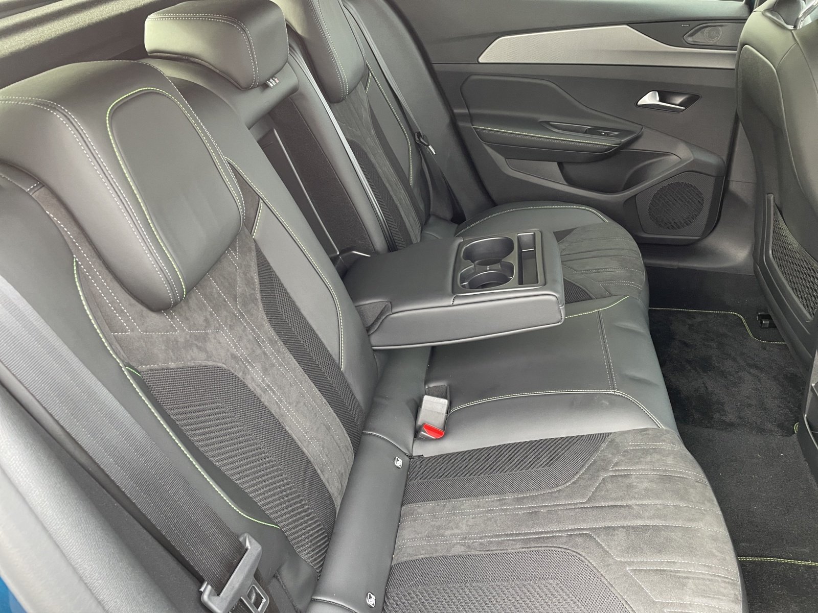 Bild 6 von Peugeot 408 GT Plug-In-Hybrid AT8