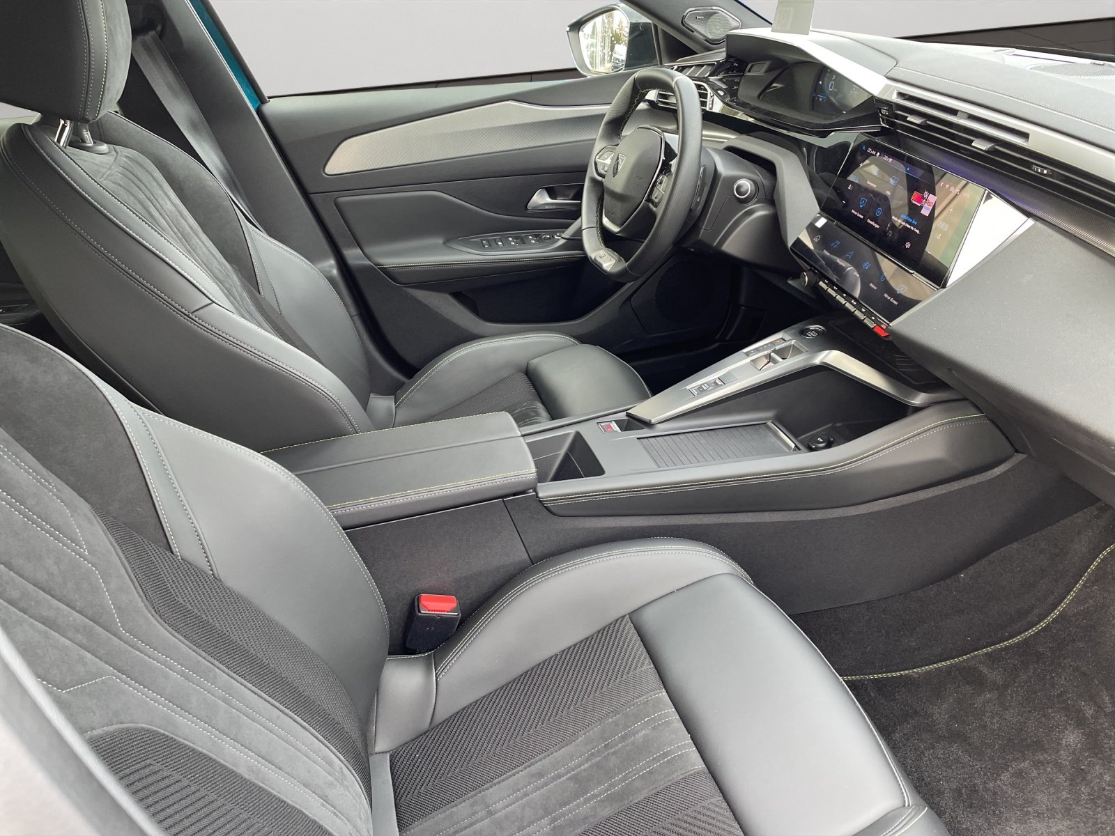 Bild 7 von Peugeot 408 GT Plug-In-Hybrid AT8