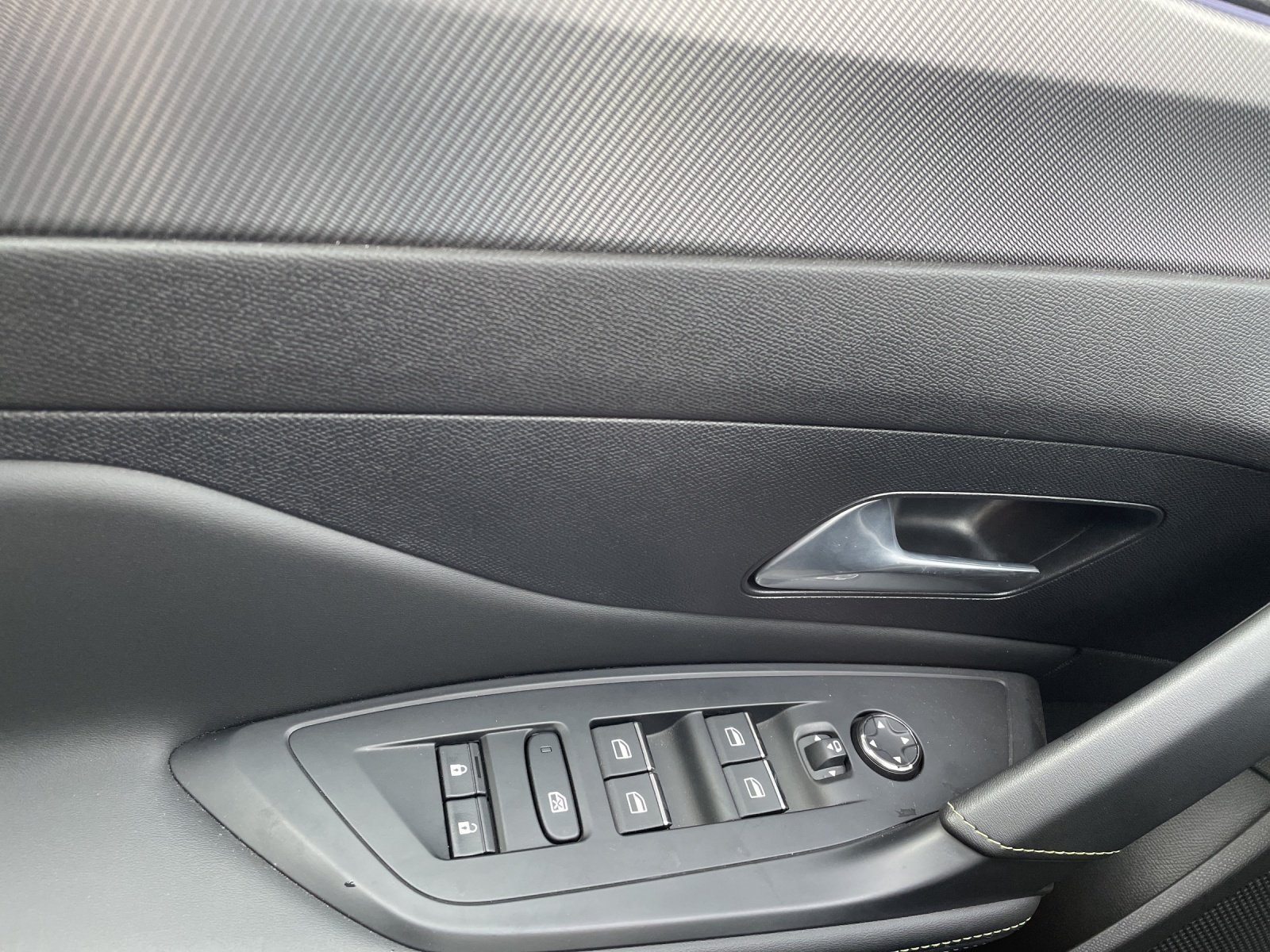 Bild 11 von Peugeot 408 GT Plug-In-Hybrid AT8