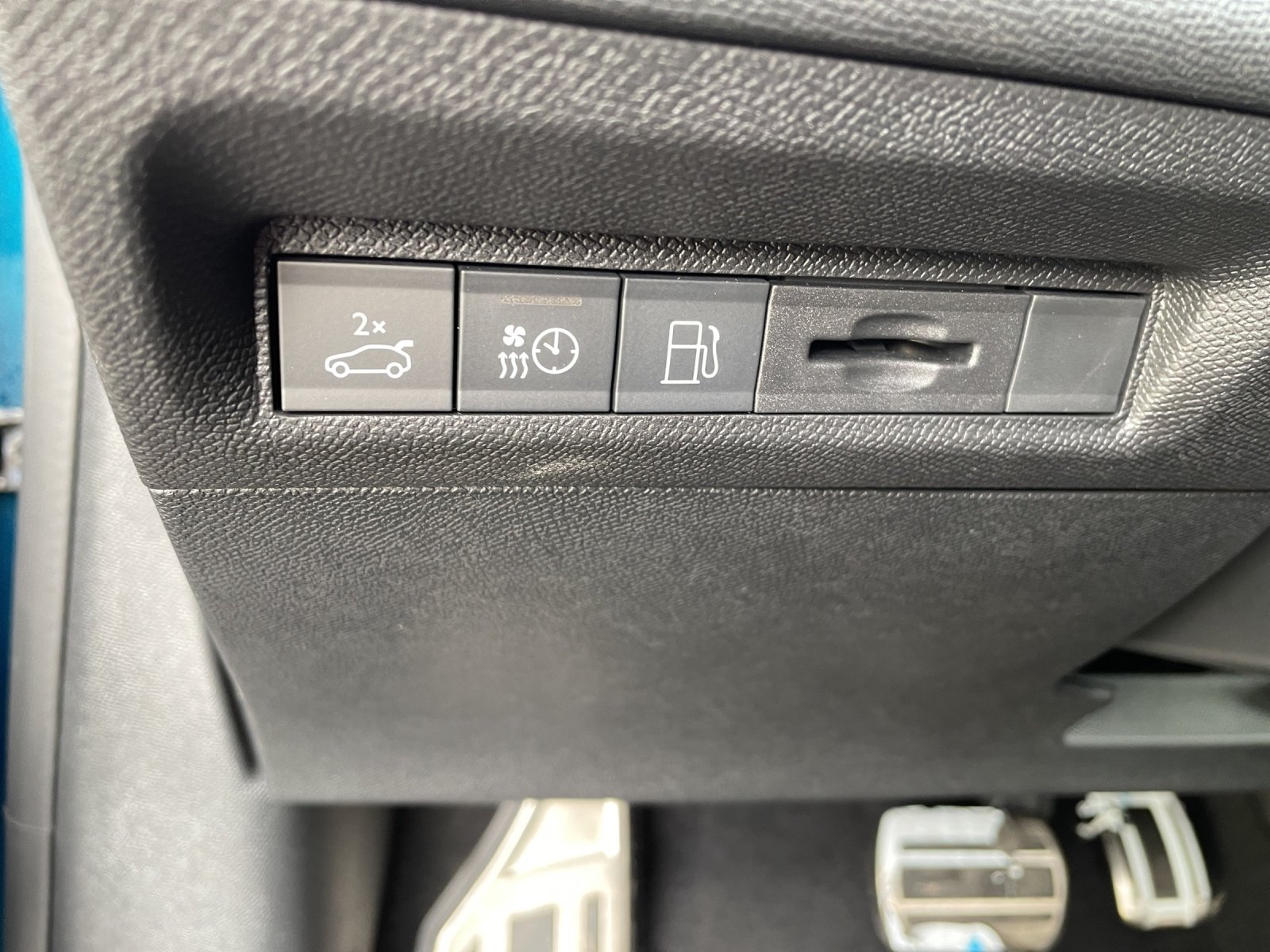 Bild 12 von Peugeot 408 GT Plug-In-Hybrid AT8