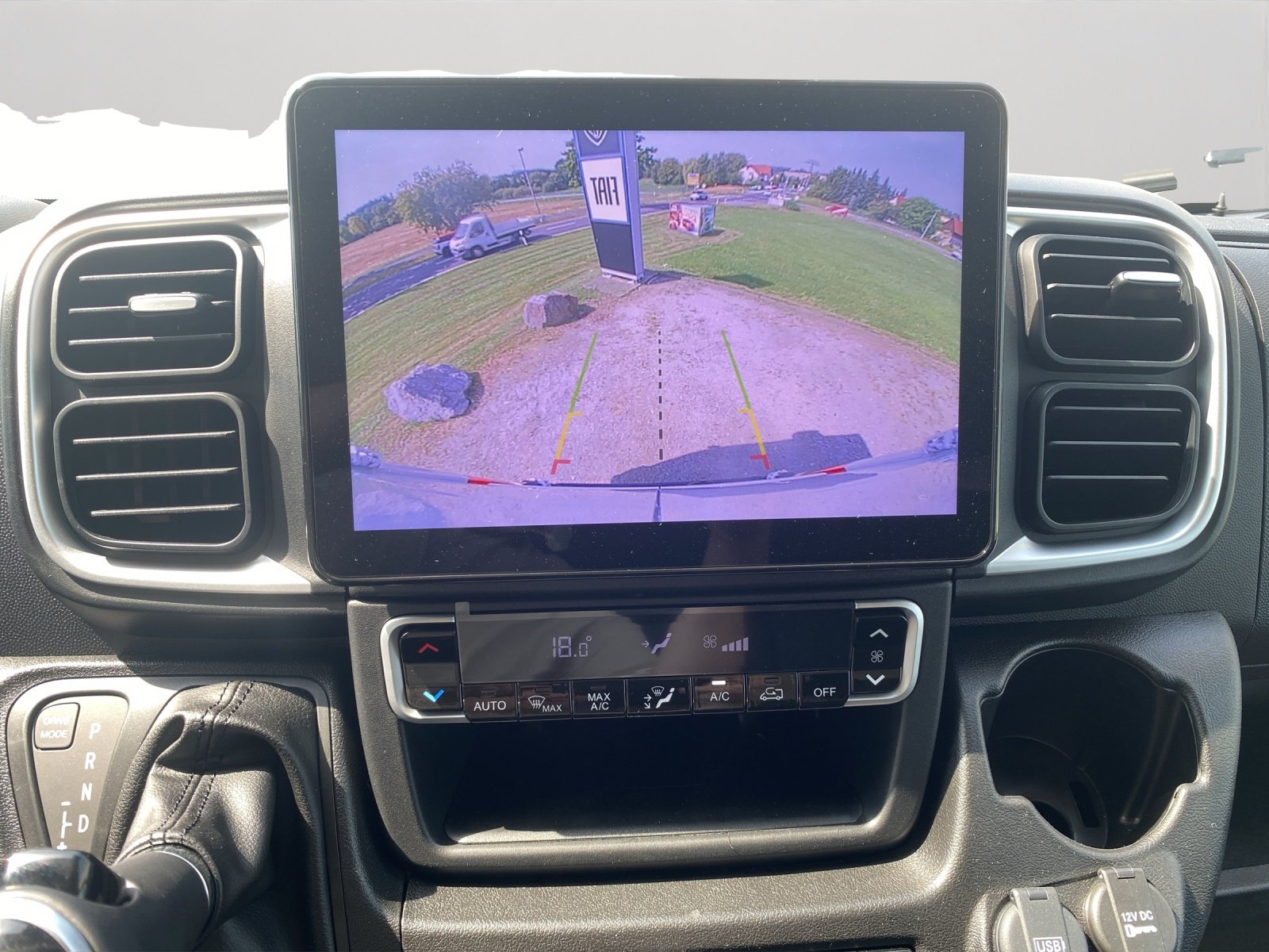 Bild 10 von Peugeot Boxer Kasten 2.2 BlueHDi L3H2 AT