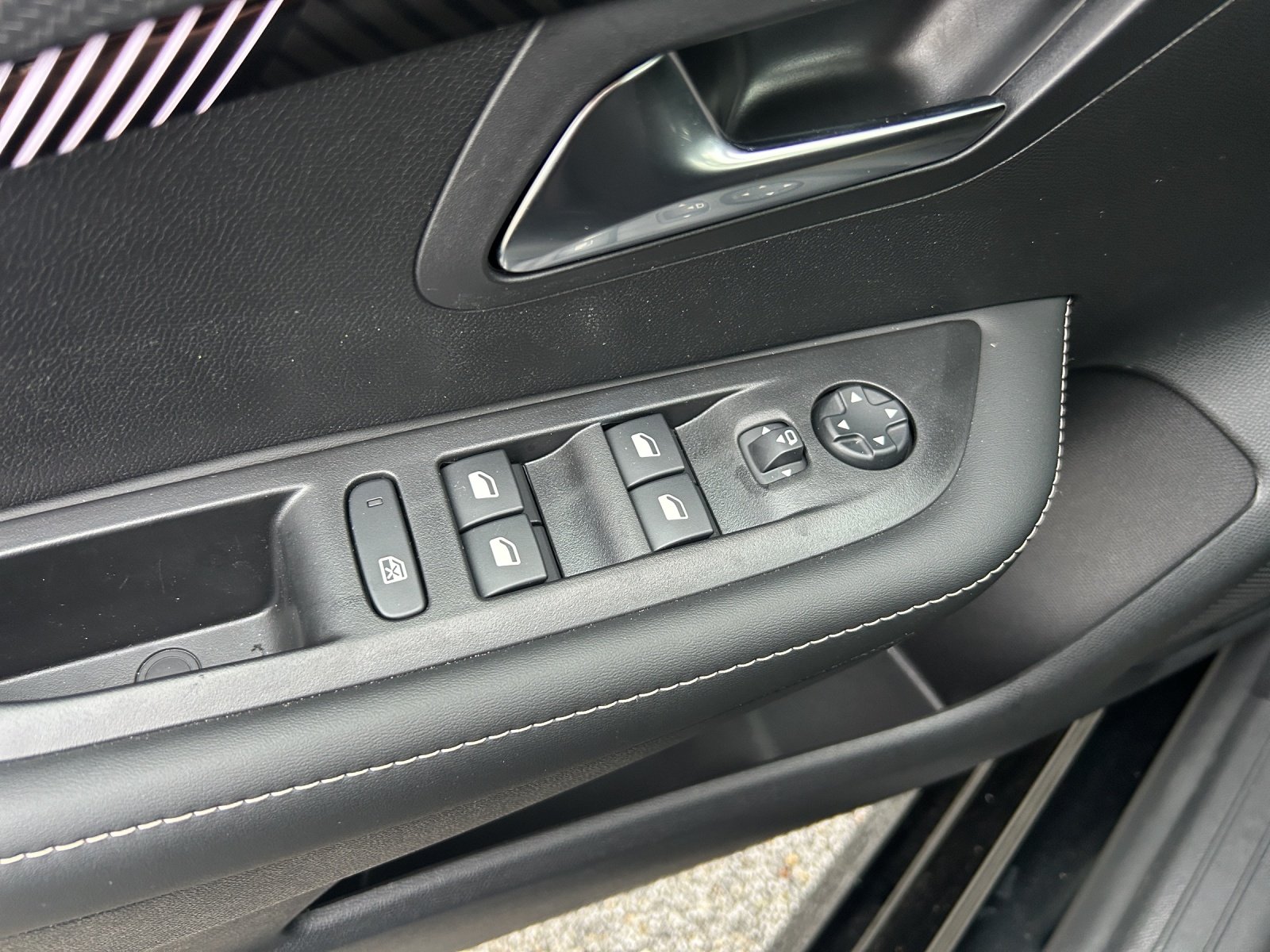 Bild 11 von Peugeot Neuer 208 PureTech 1.2 Allure