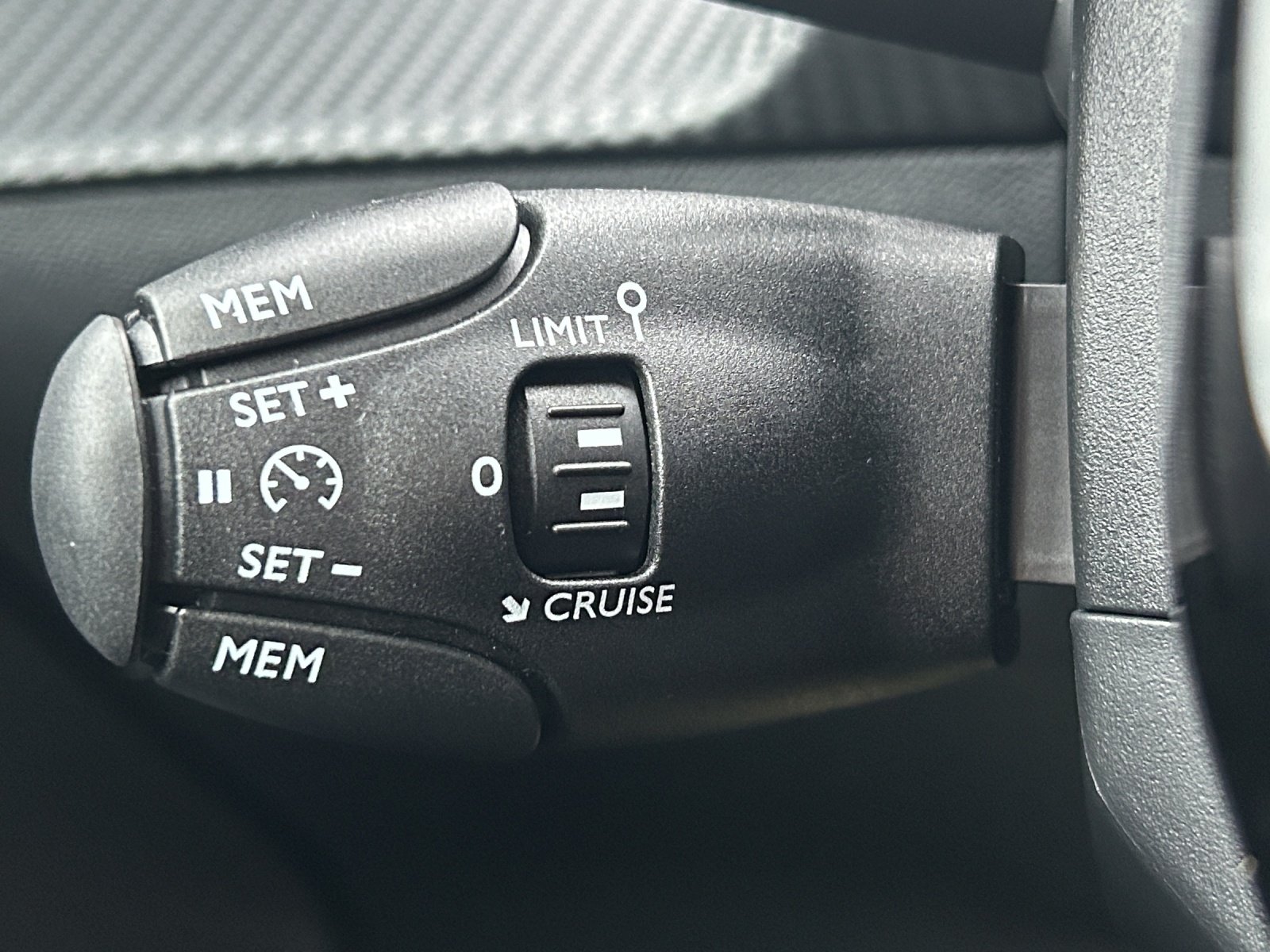 Bild 15 von Peugeot Neuer 208 PureTech 1.2 Allure
