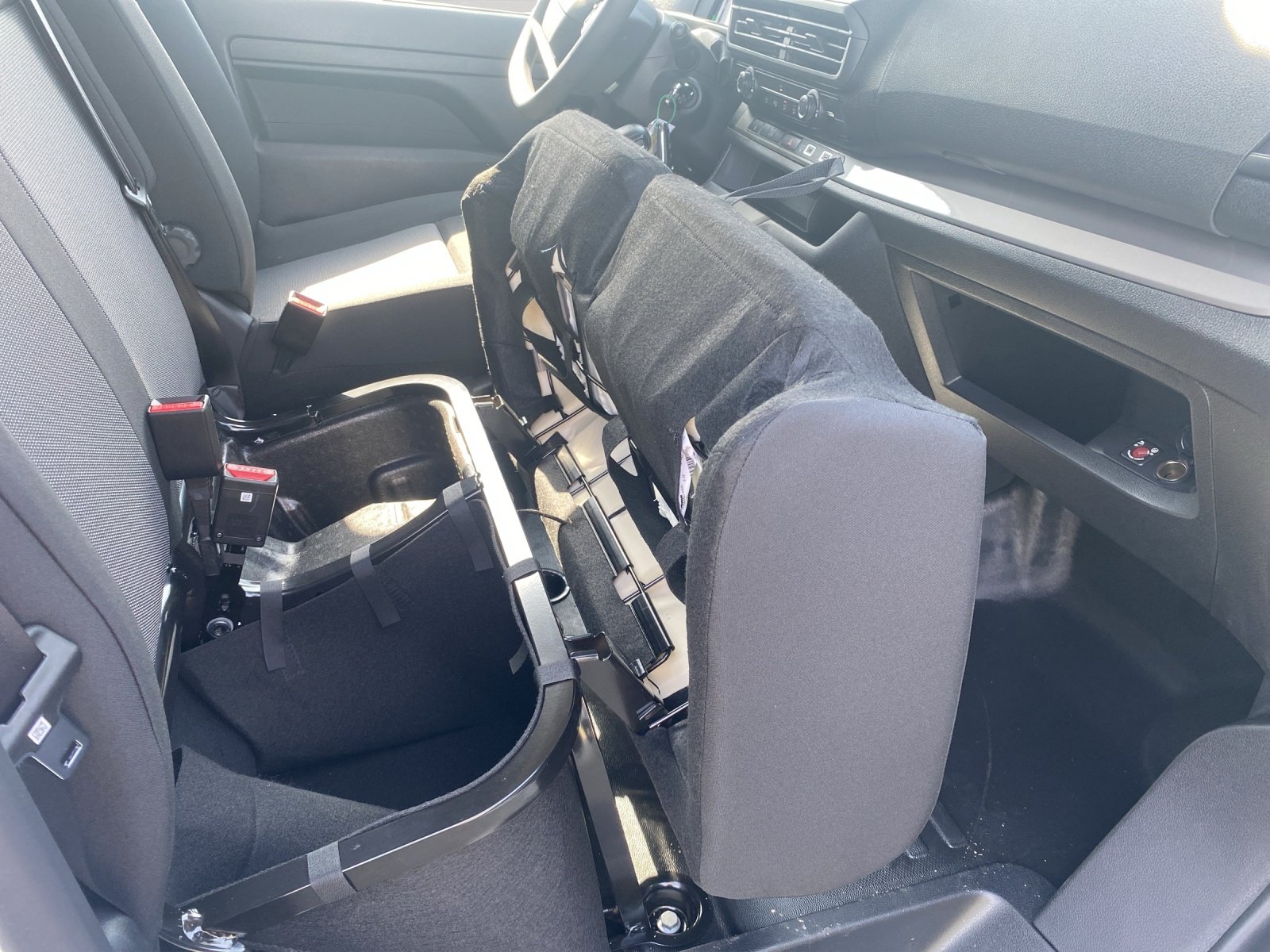 Bild 5 von Peugeot Expert Kastenwagen L2 BLUE HDI 145