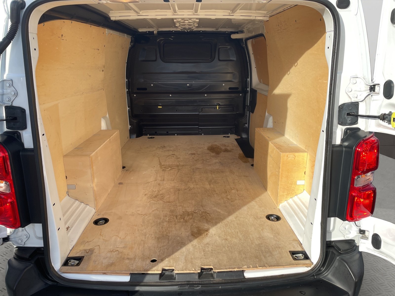 Bild 5 von Opel Vivaro Cargo Edition (L3) 2.0 Diesel 6G