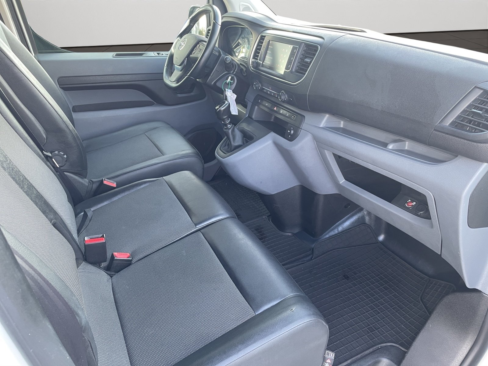 Bild 7 von Opel Vivaro Cargo Edition (L3) 2.0 Diesel 6G