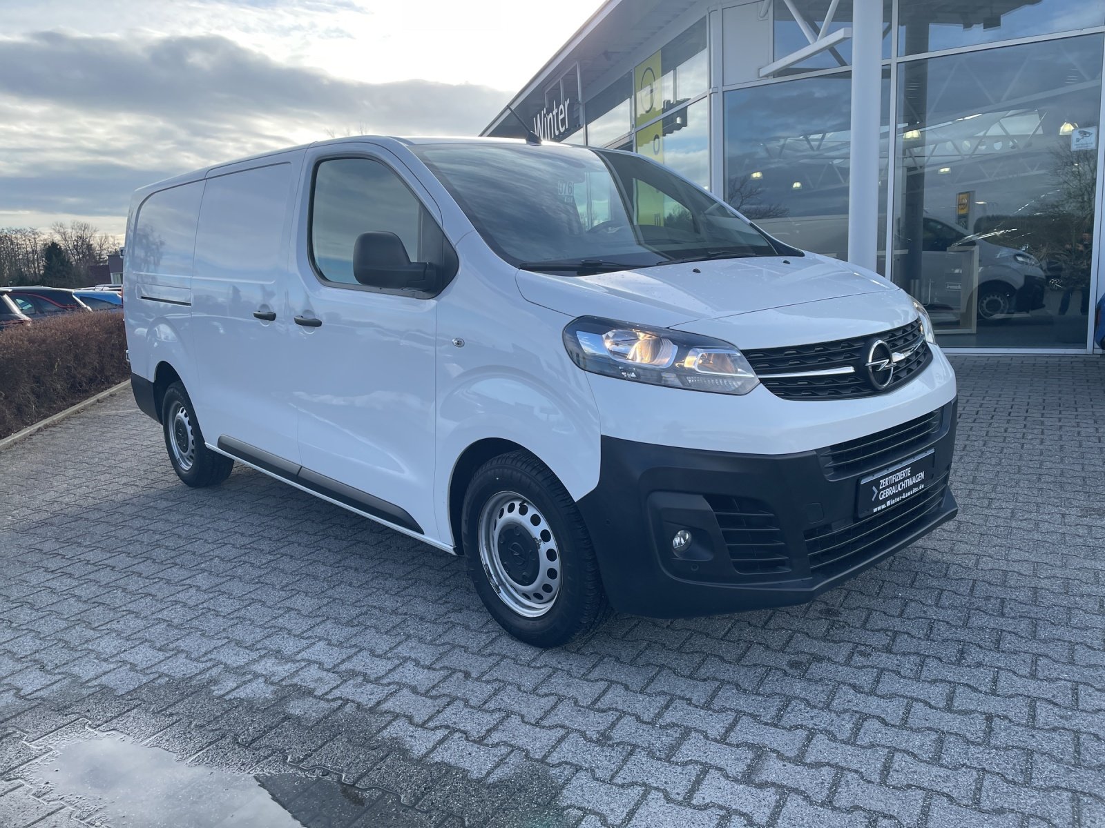 Bild 14 von Opel Vivaro Cargo Edition (L3) 2.0 Diesel 6G
