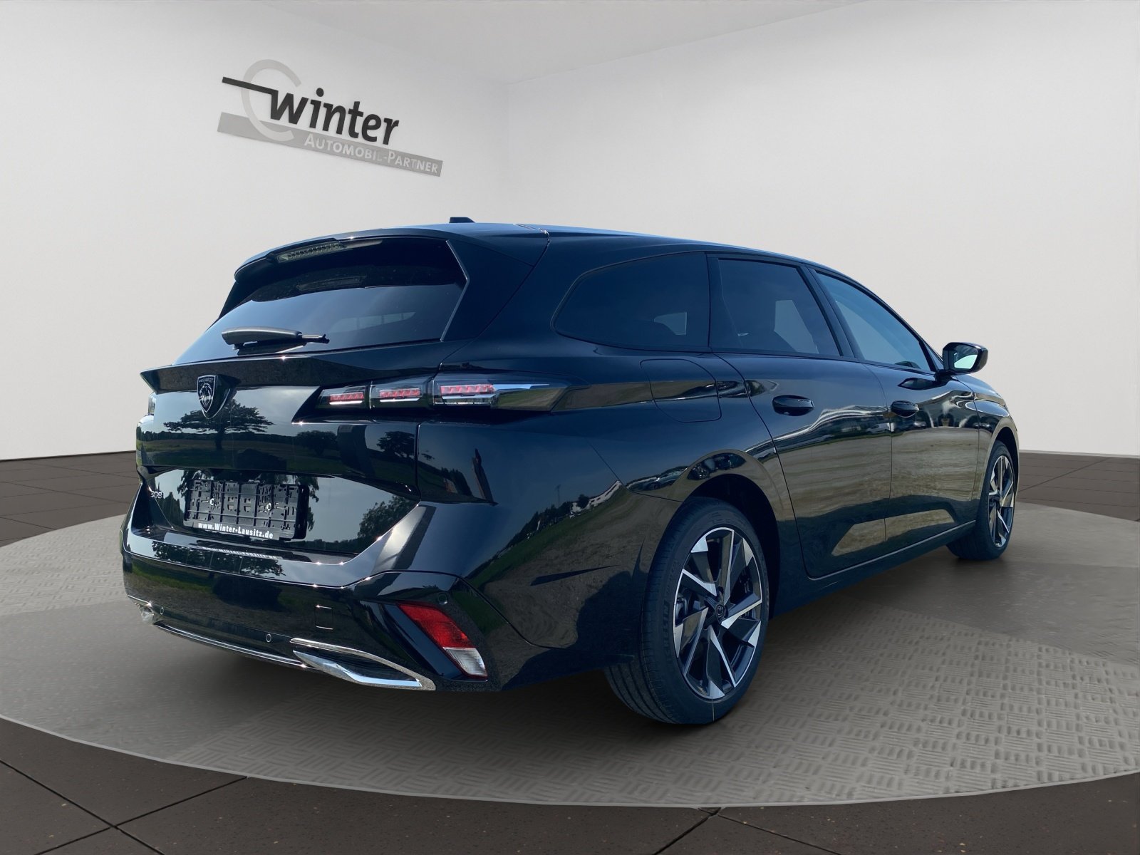 Bild 3 von Peugeot 308 SW ALLURE HYBRID 136