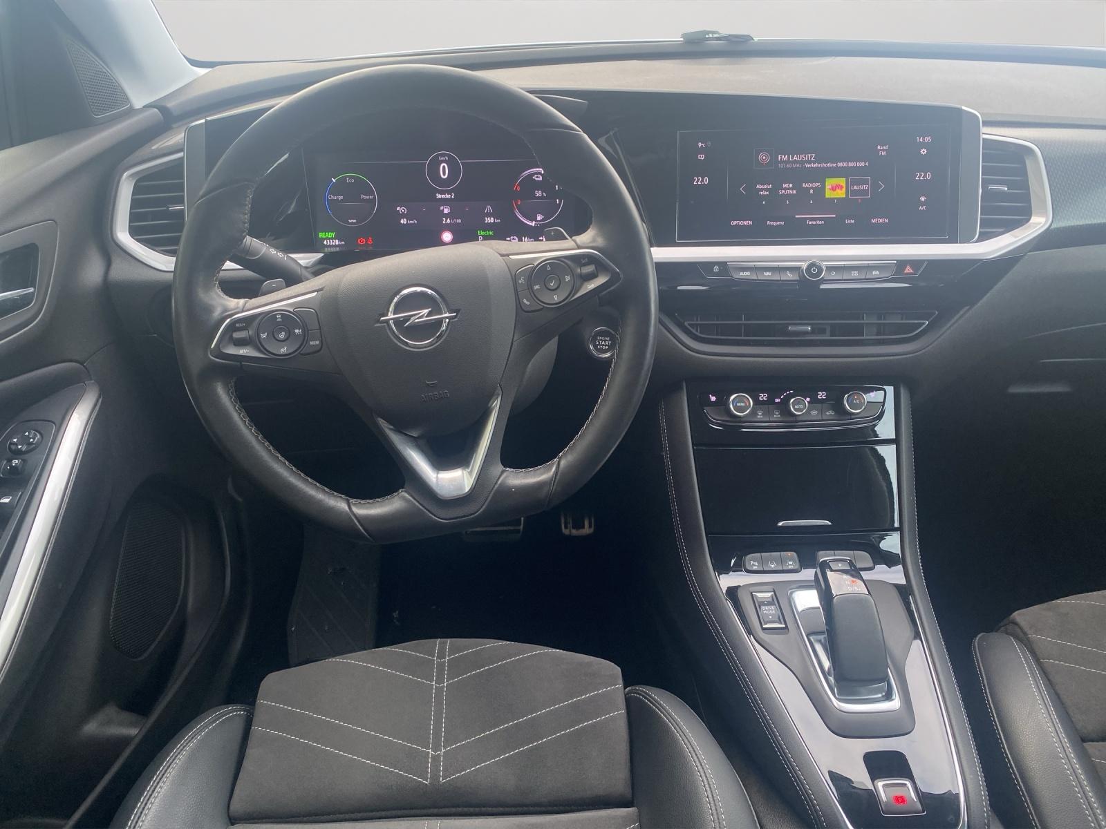 Bild 8 von OPEL Grandland Plug-In-Hybrid Ultimate MATRIX/STHZ/NA
