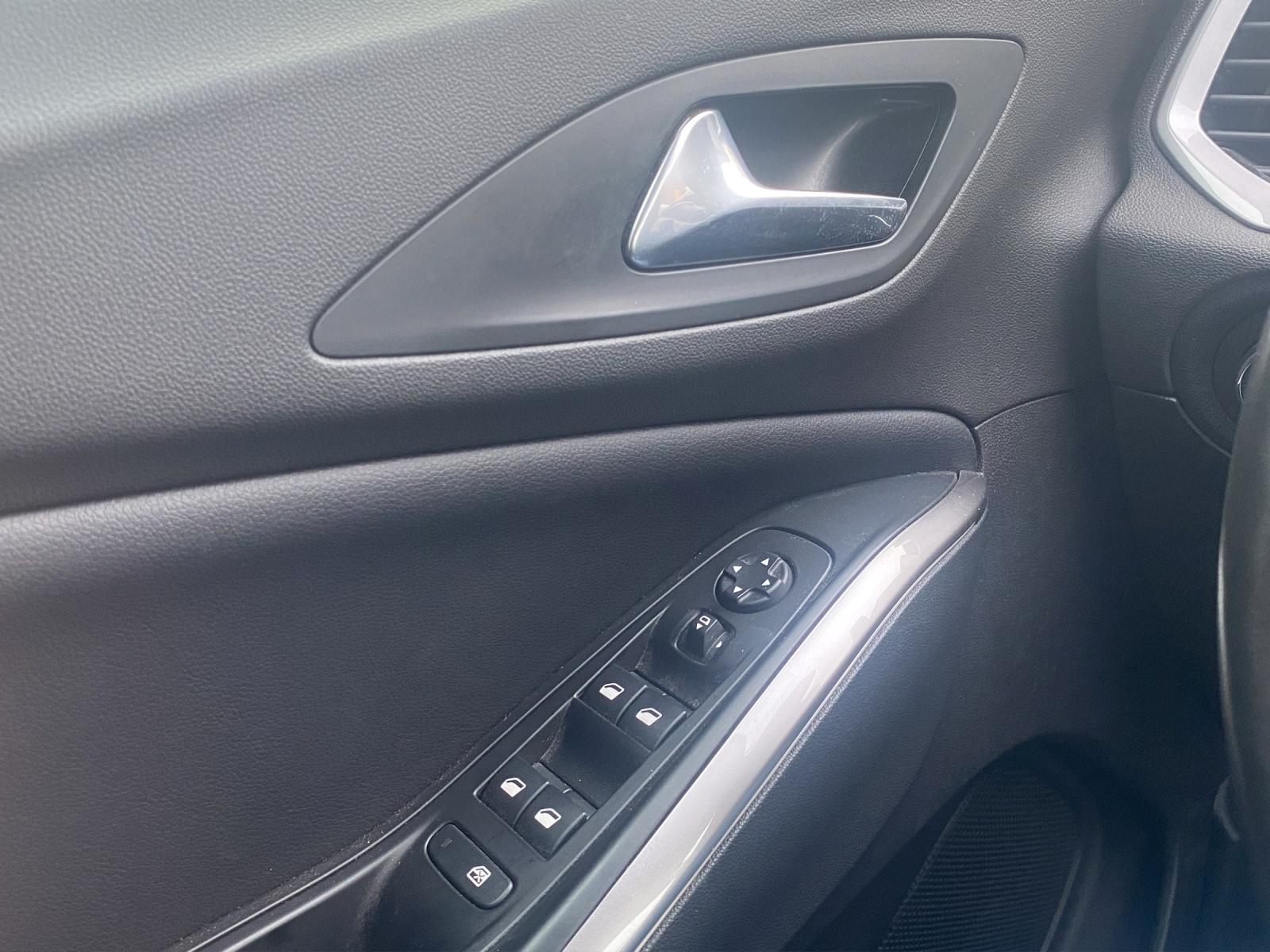 Bild 11 von OPEL Grandland Plug-In-Hybrid Ultimate MATRIX/STHZ/NA