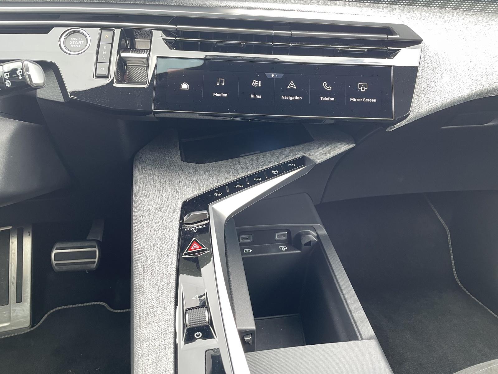 Bild 10 von PEUGEOT Neuer 5008 GT HYBRID 136 e-DSC6 SHZ/LHZ/LED/NA